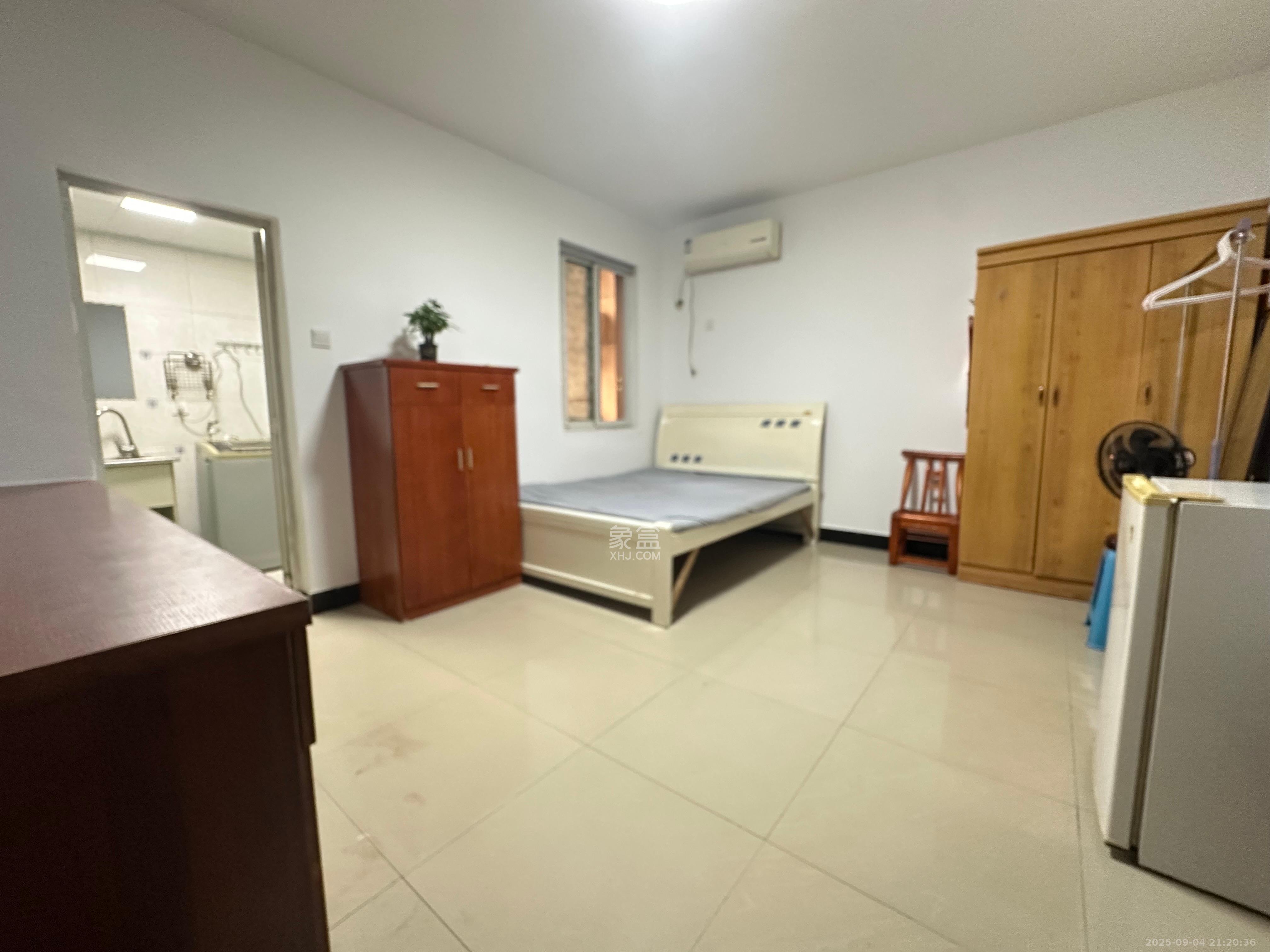 四方小区综合楼(四方嘉丽) 1室1厅1卫 1000.0元/月 四方小区综合楼(四方嘉丽) 1室1厅1卫 1000.0元/月室内图