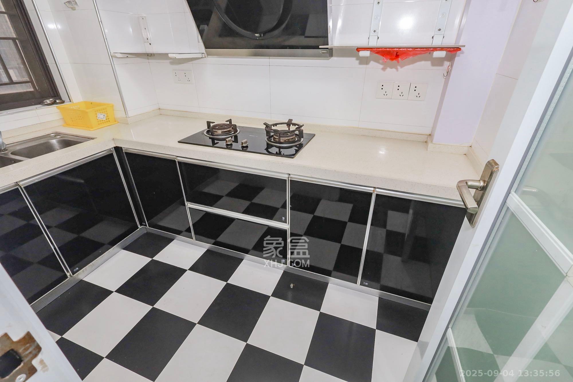 南山雍江汇(滨江国际新城) 3室2厅1卫 3100.0元/月 南山雍江汇(滨江国际新城) 3室2厅1卫 3100.0元/月室内图