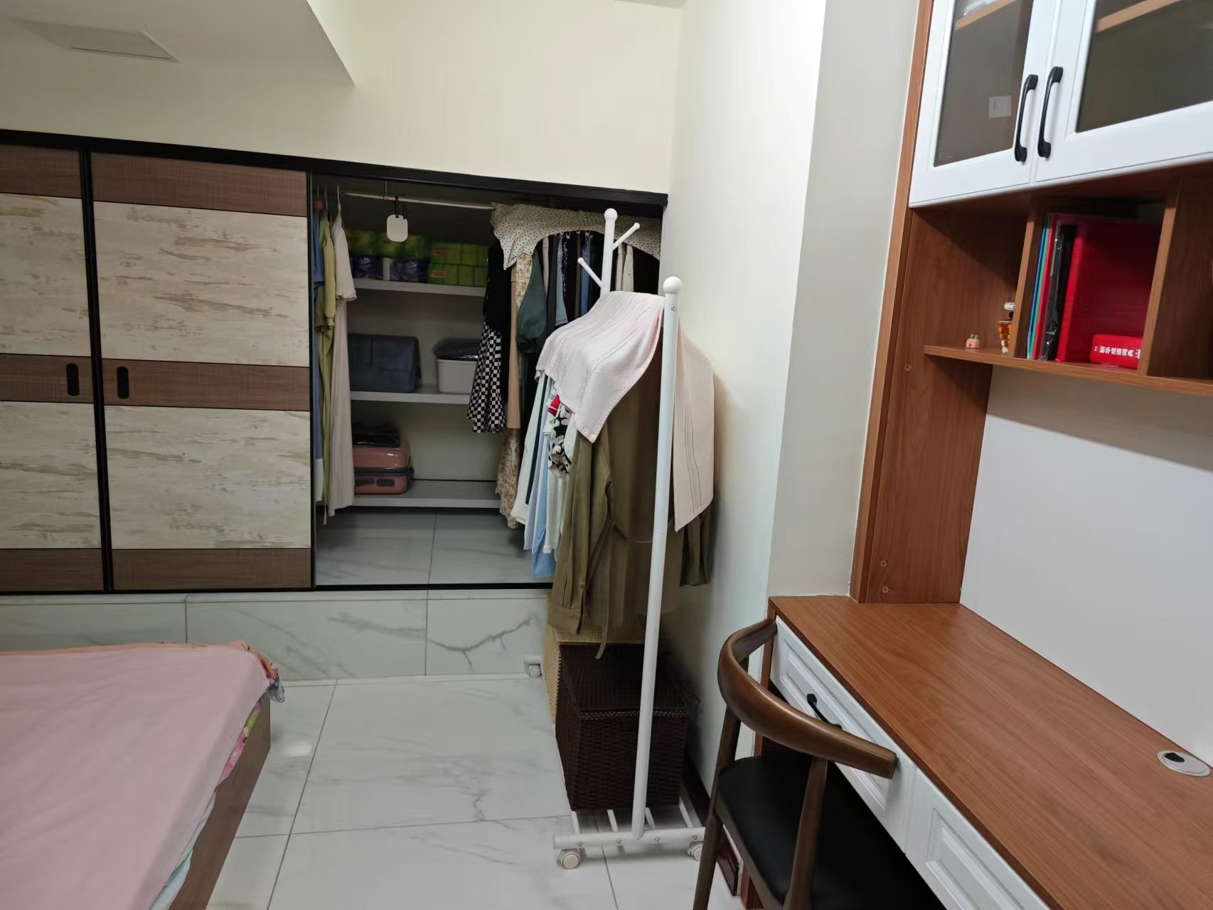 绿地海德公馆 2室2厅1卫 3200.0元/月 绿地海德公馆 2室2厅1卫 3200.0元/月室内图