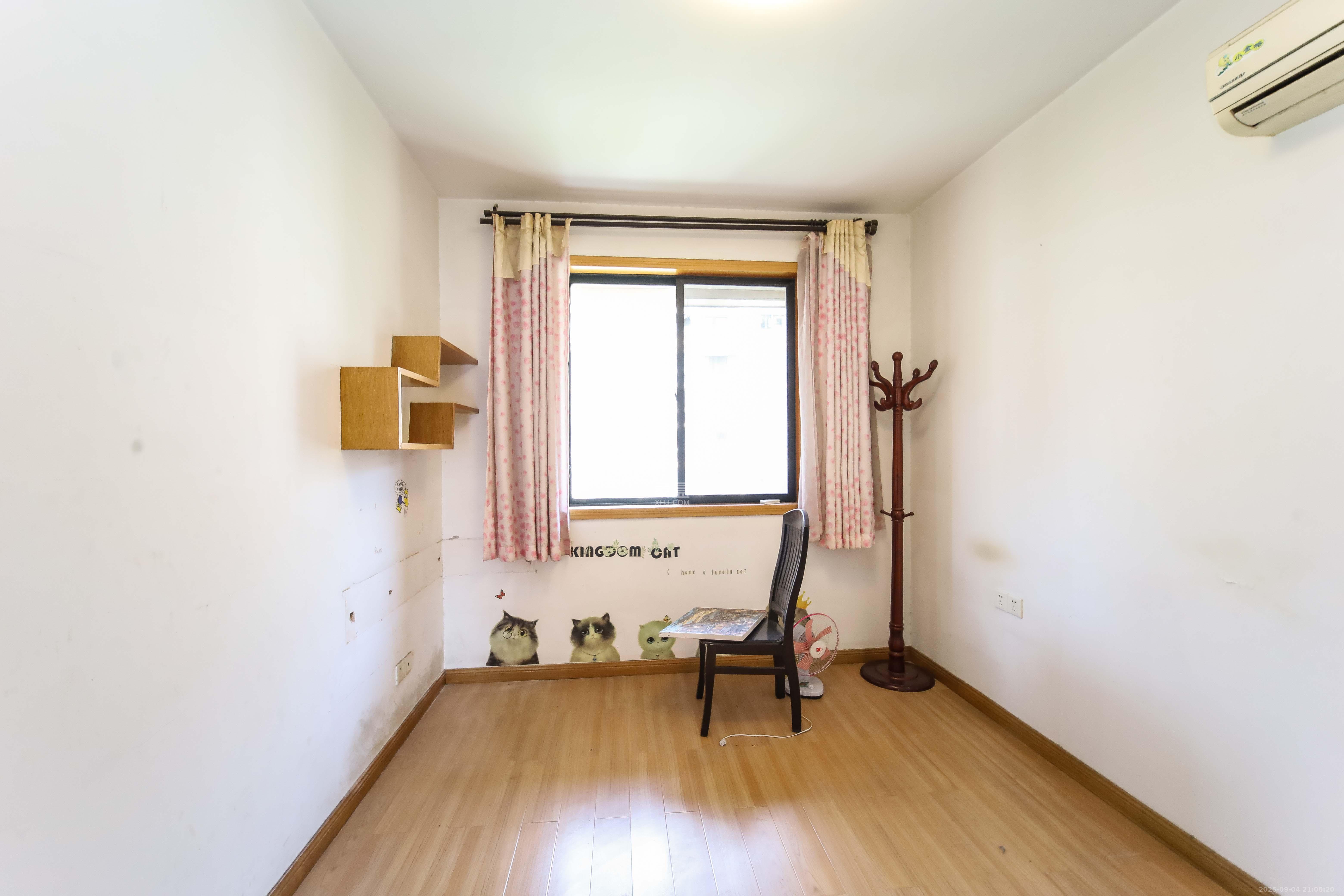 世嘉国际华城  3室2厅2卫    135.0万 世嘉国际华城  3室2厅2卫    135.0万卧室