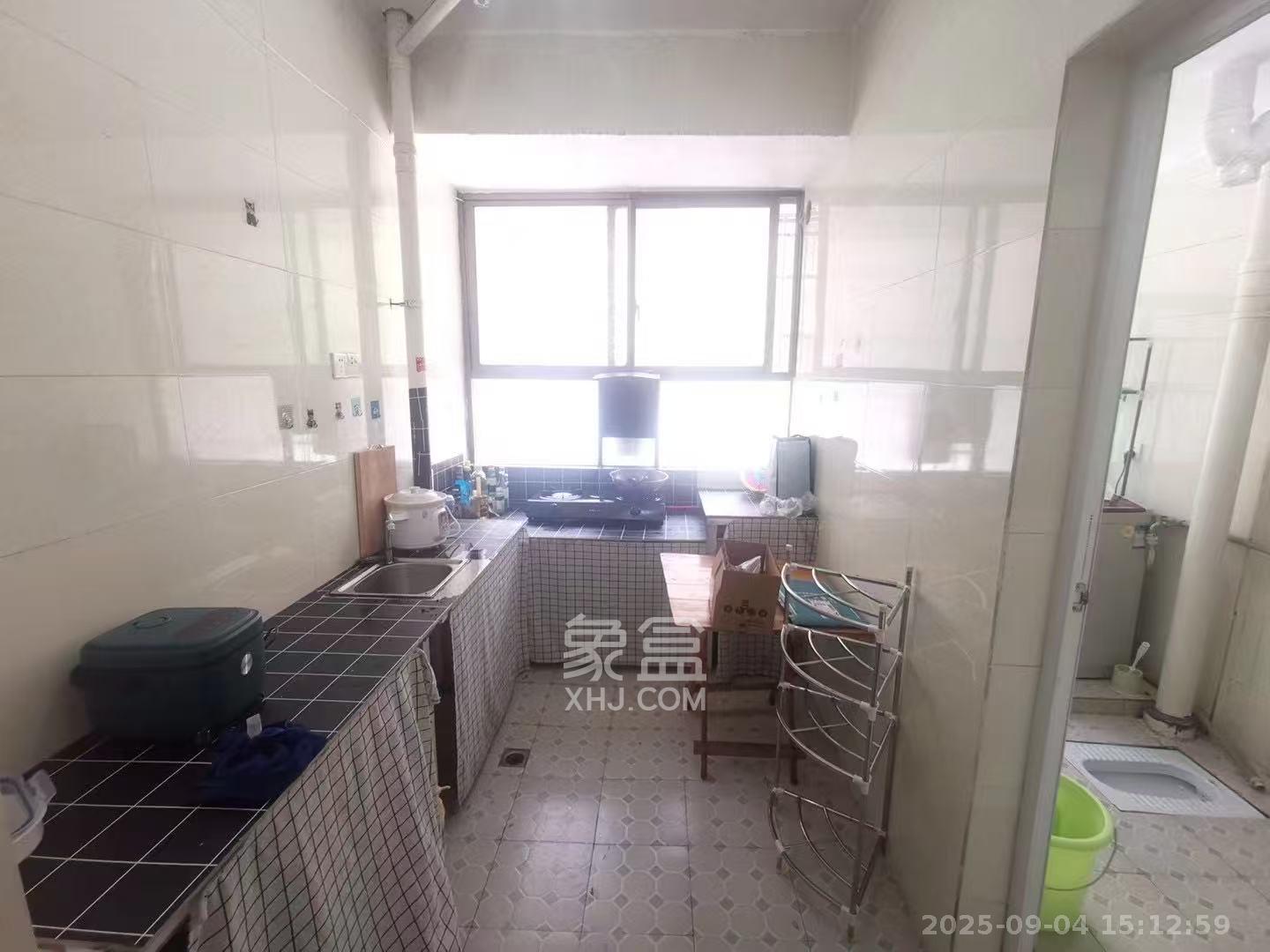 高岭小区  2室0厅0卫    1300.0元/月 高岭小区  2室0厅0卫    1300.0元/月室内图