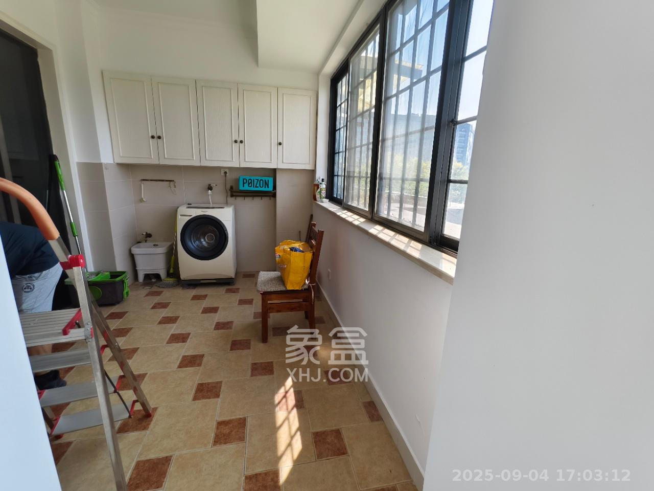 绿地公馆（绿地名邸）  3室2厅1卫    2500.0元/月室内图