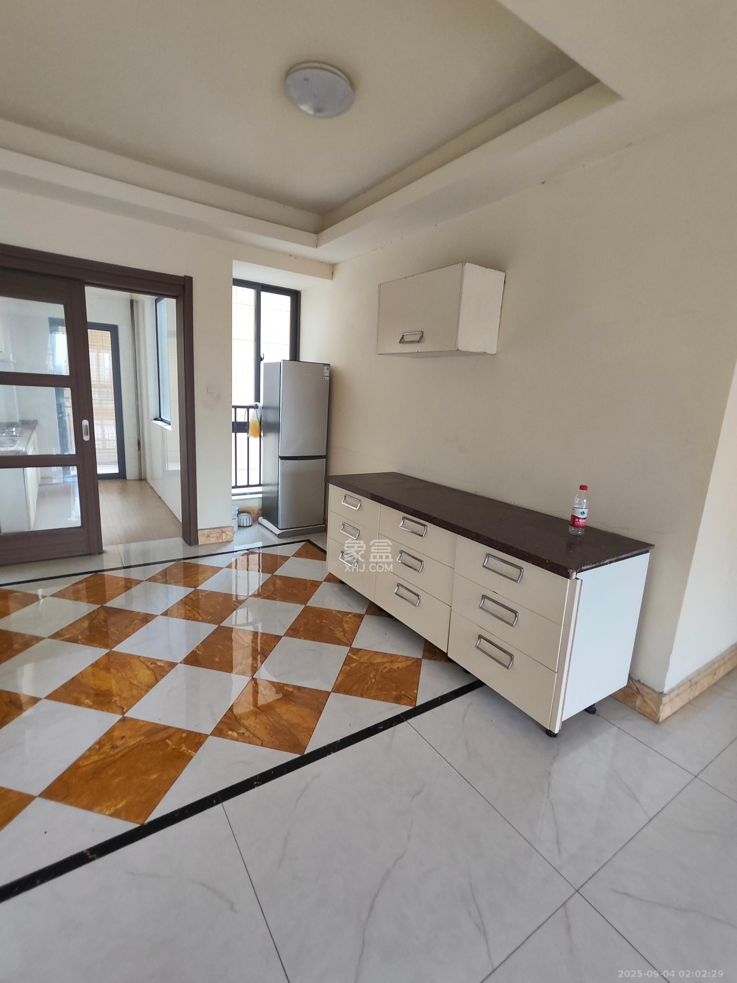 碧桂园南城首府(东宸林海) 4室2厅2卫 2500.0元/月 碧桂园南城首府(东宸林海) 4室2厅2卫 2500.0元/月室内图