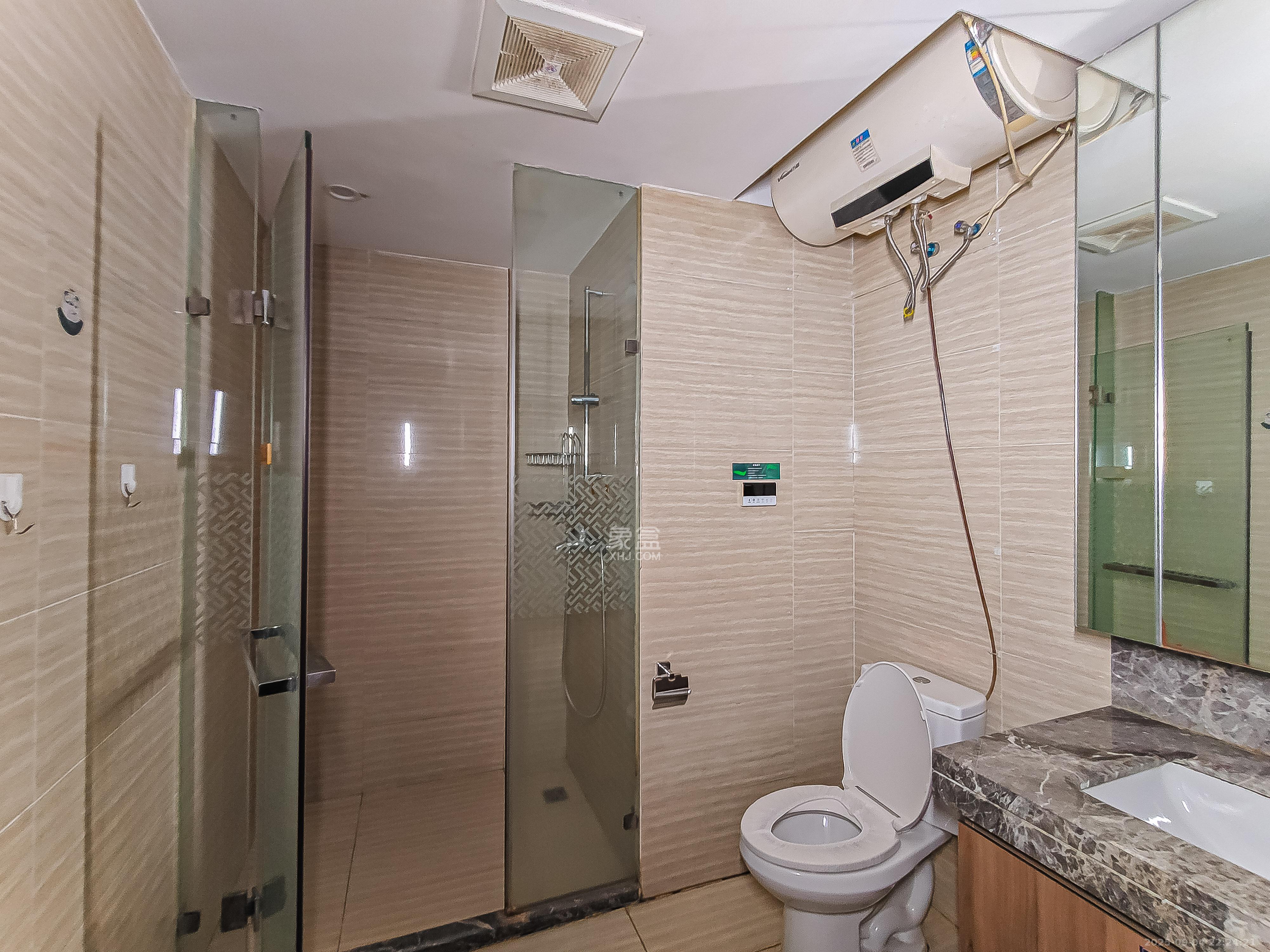 华远国际公寓  1室1厅1卫    90.0万 华远国际公寓  1室1厅1卫    90.0万卫生间