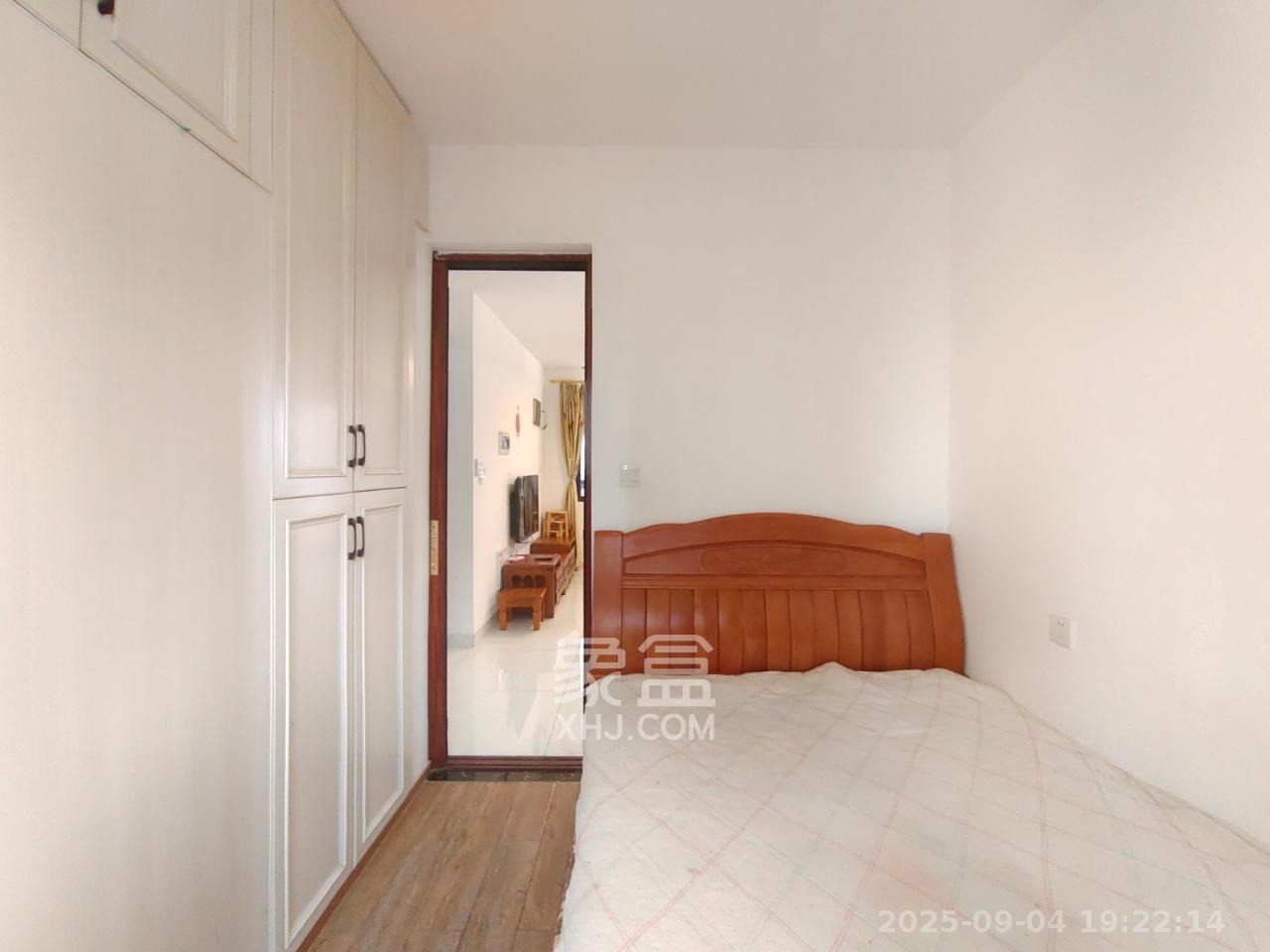 东方美地  4室2厅2卫    2500.0元/月 东方美地  4室2厅2卫    2500.0元/月室内图