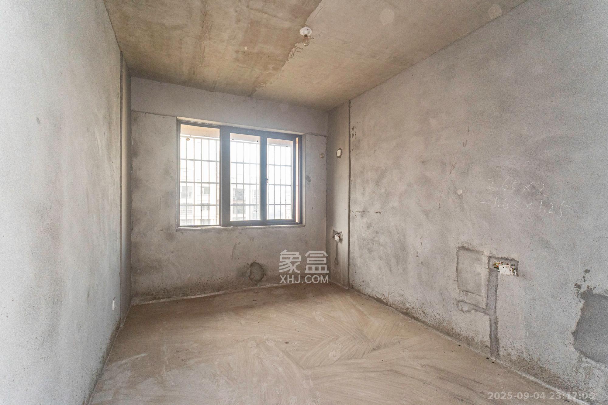 东方美地  4室2厅2卫    82.8万卧室