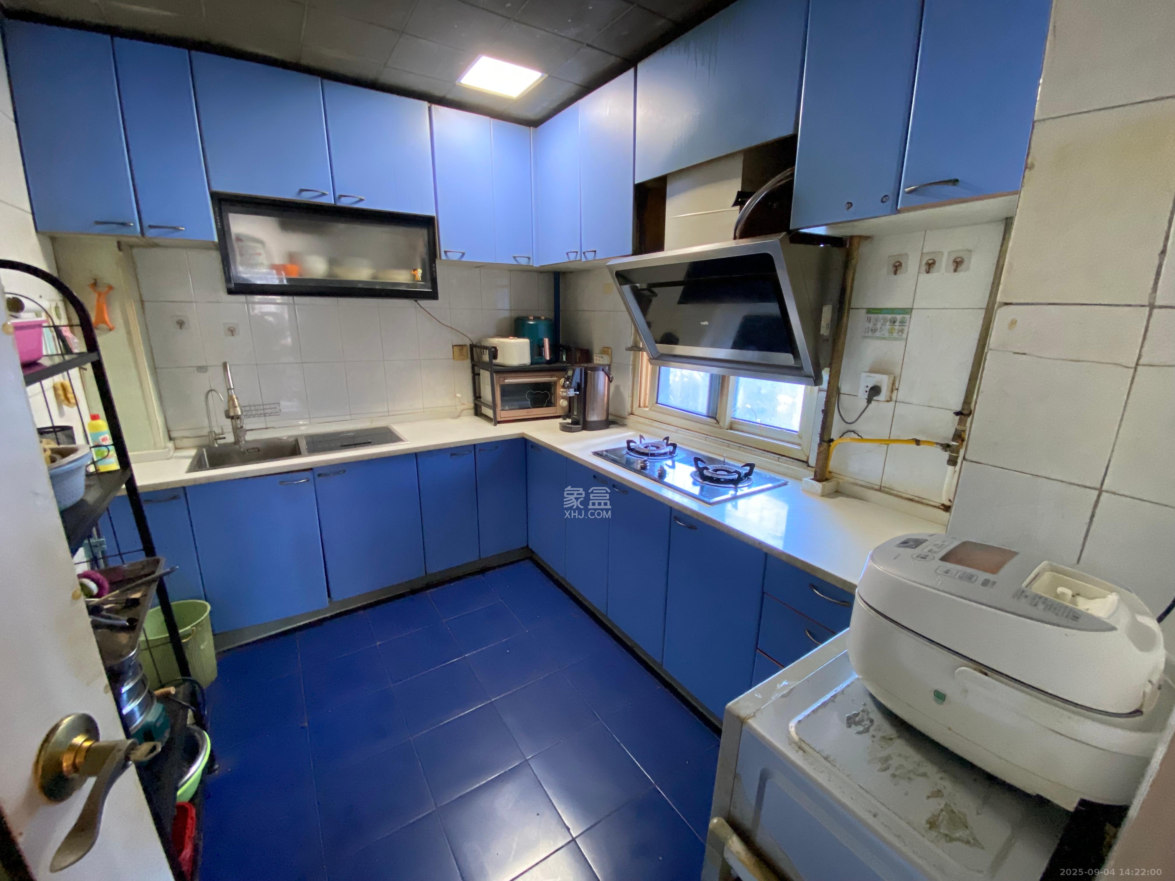 华盛花园  4室2厅2卫    3500.0元/月室内图