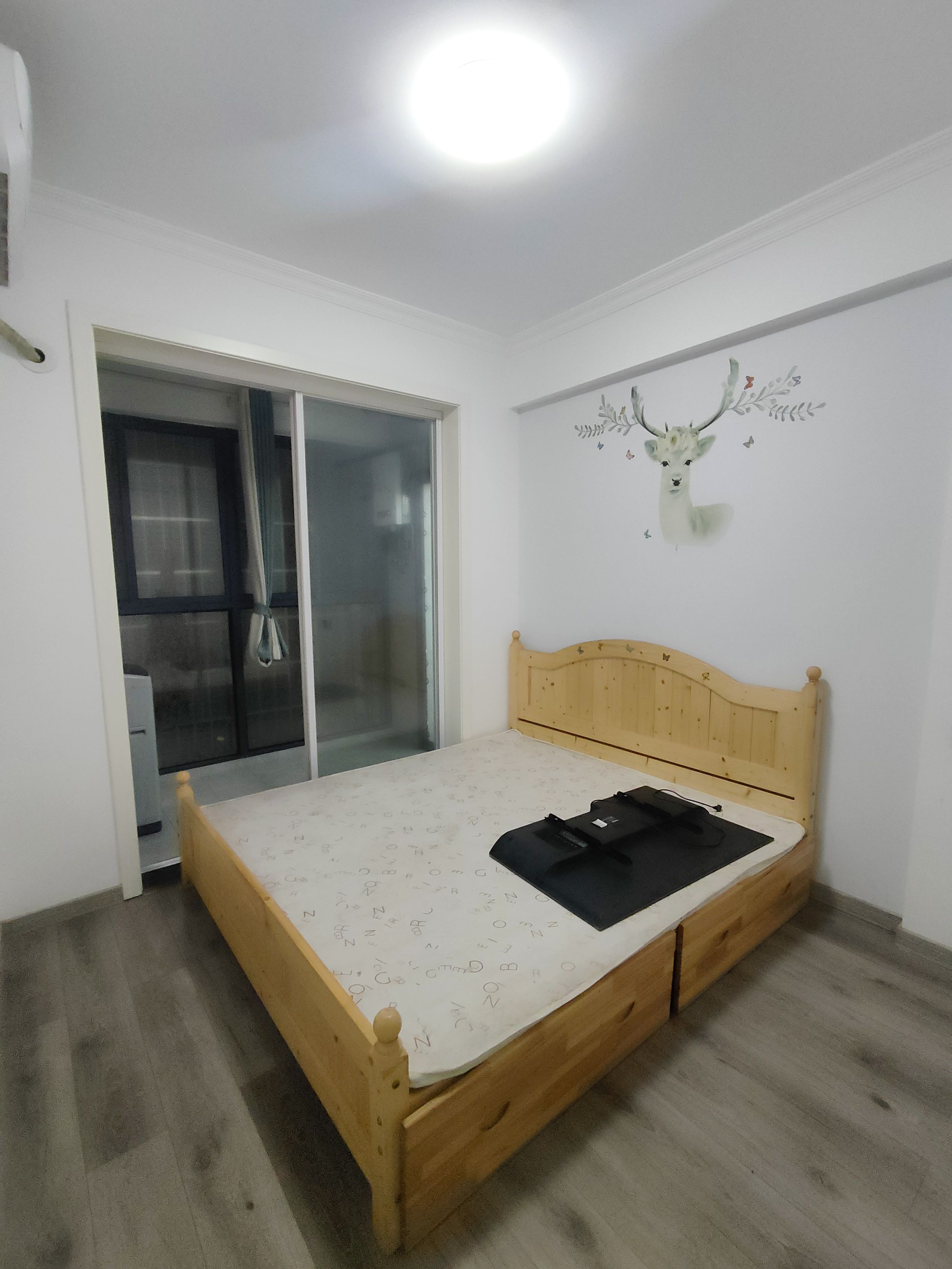 民俗文化广场 1室0厅0卫 1500.00元/月 民俗文化广场 1室0厅0卫 1500.00元/月室内图