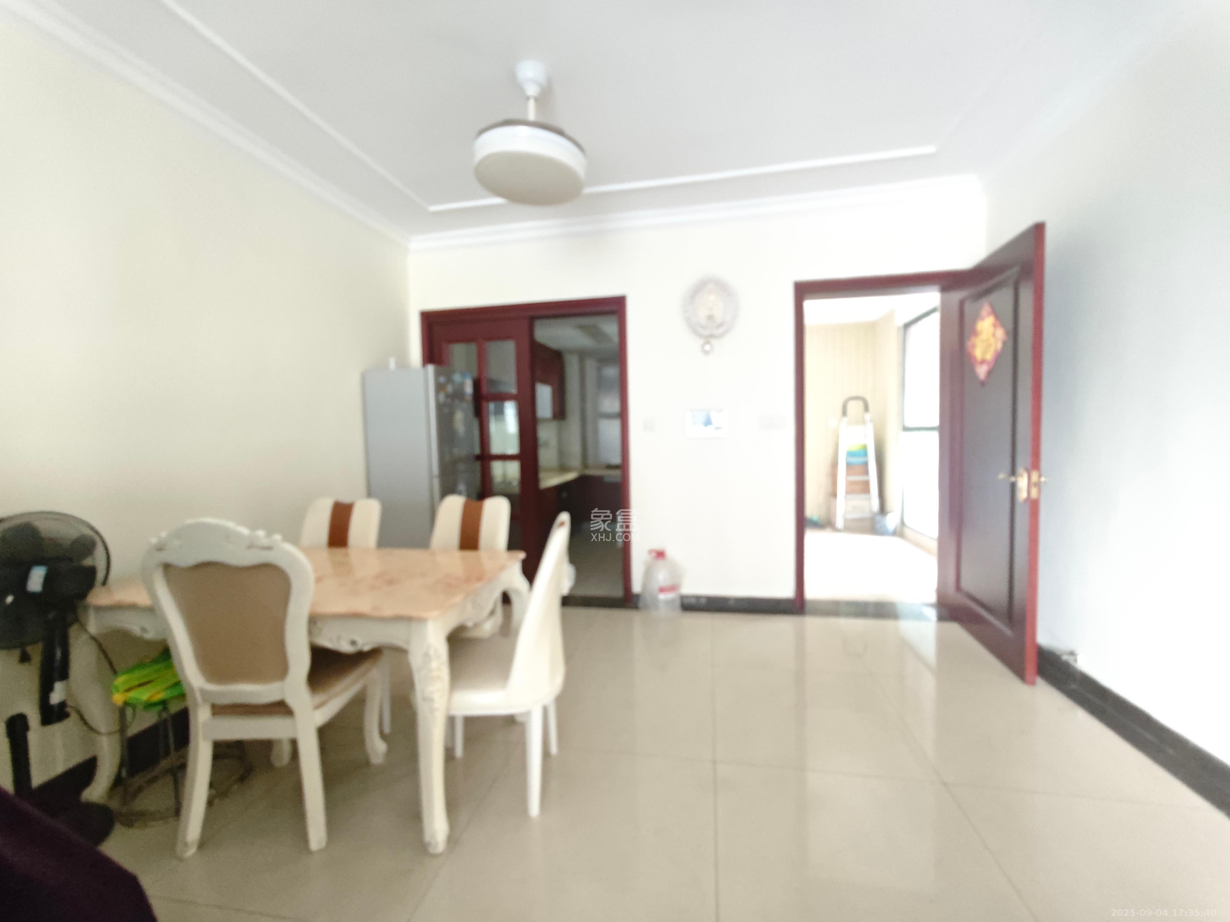 恒大翡翠华庭  3室2厅2卫    2400.0元/月室内图