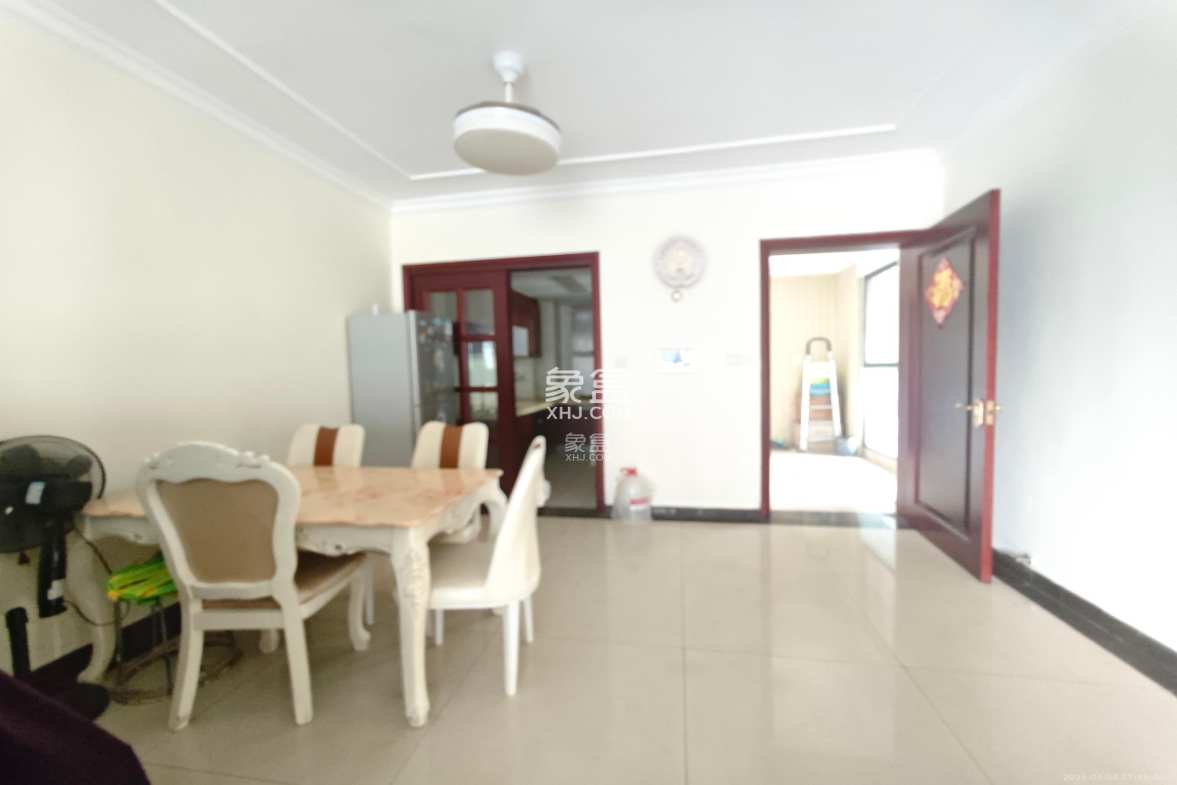 恒大翡翠华庭 3室2厅2卫 2400.0元/月 恒大翡翠华庭 3室2厅2卫 2400.0元/月室内图