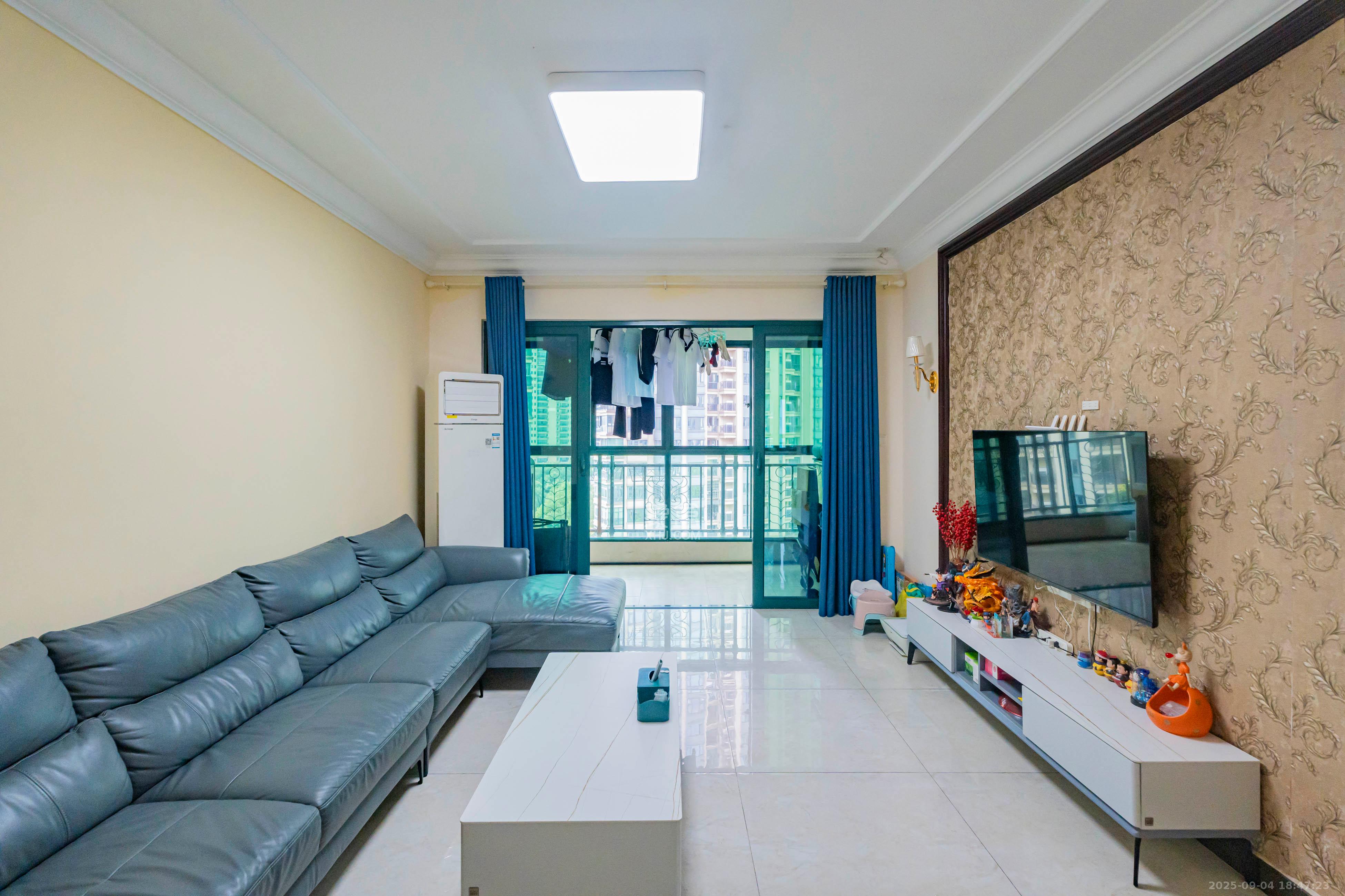 恒大雅苑  3室2厅2卫    133.0万 恒大雅苑  3室2厅2卫    133.0万