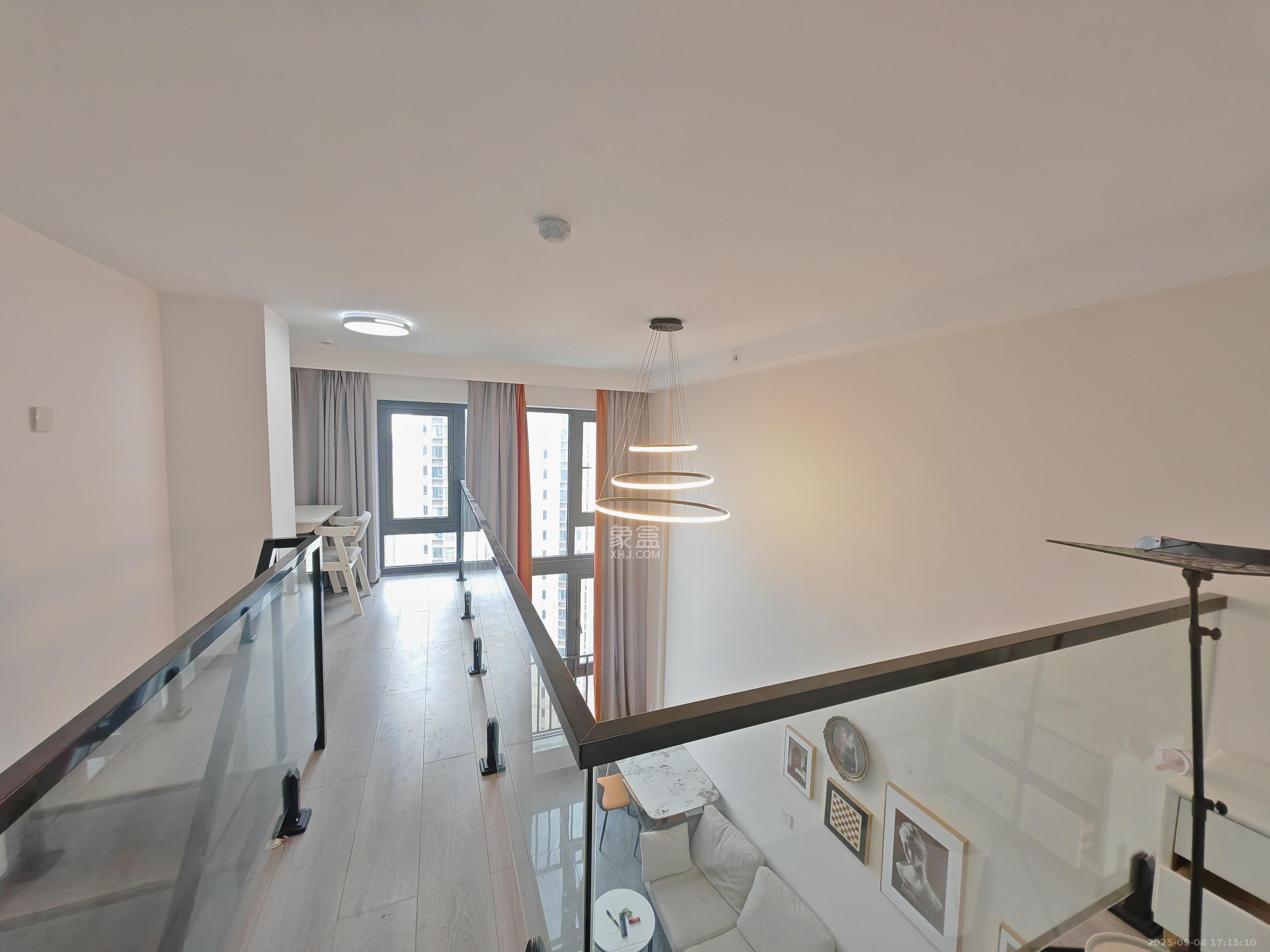 卓越中寰  1室1厅1卫    2200.0元/月室内图