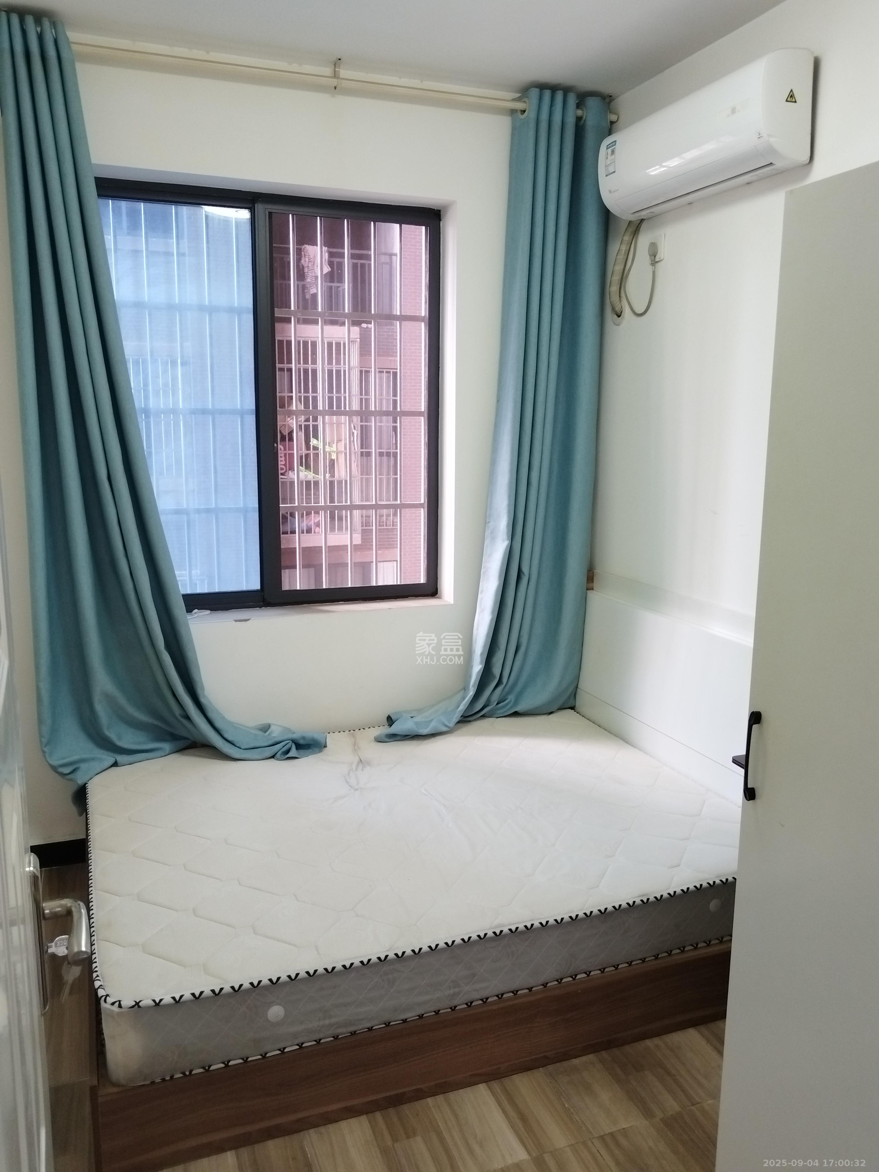 滨江海棠湾 3室2厅1卫 2400.0元/月 滨江海棠湾 3室2厅1卫 2400.0元/月室内图