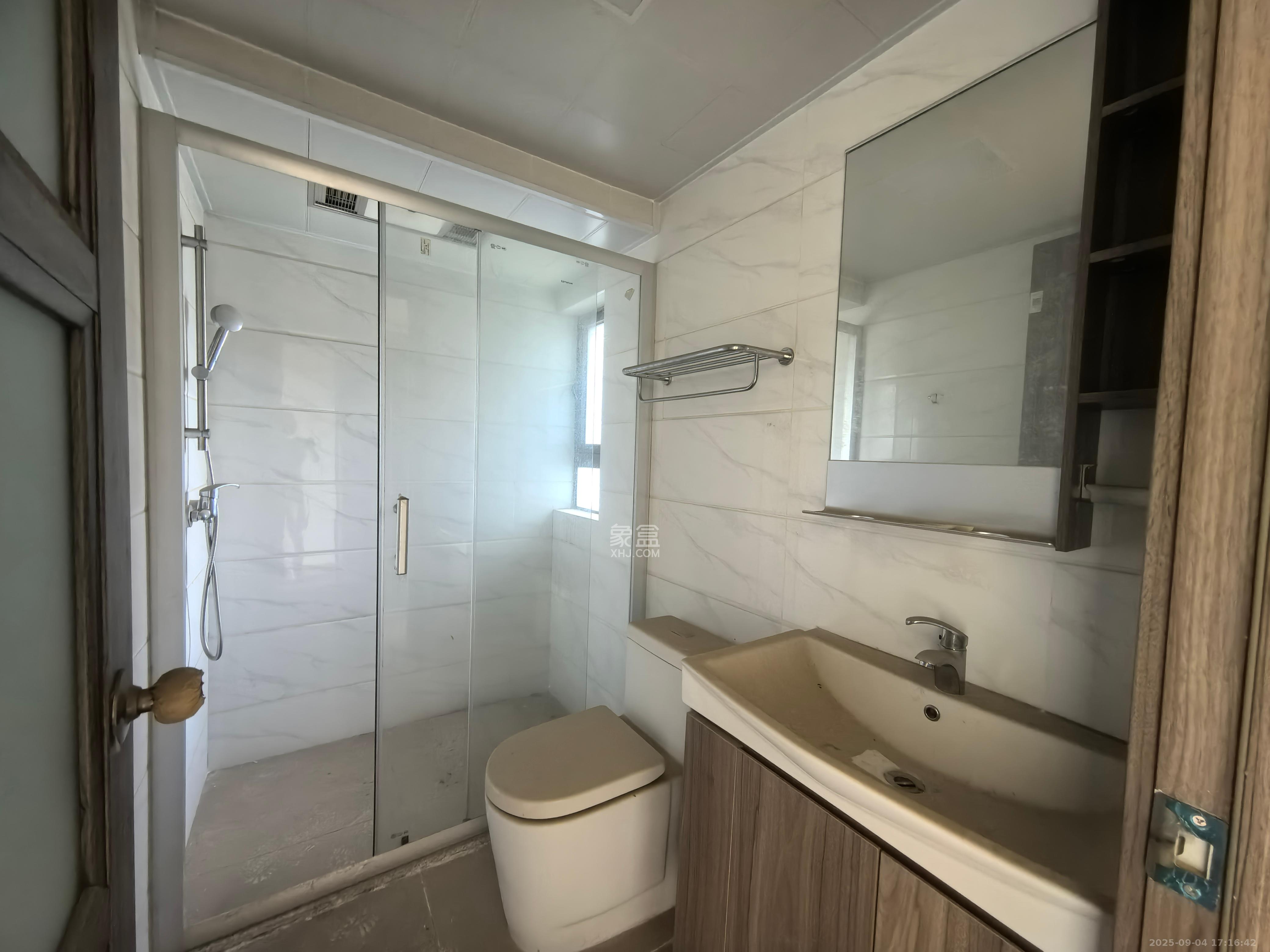 碧桂园公园壹号(凯怡茗苑) 3室2厅2卫 1500.0元/月 碧桂园公园壹号(凯怡茗苑) 3室2厅2卫 1500.0元/月室内图