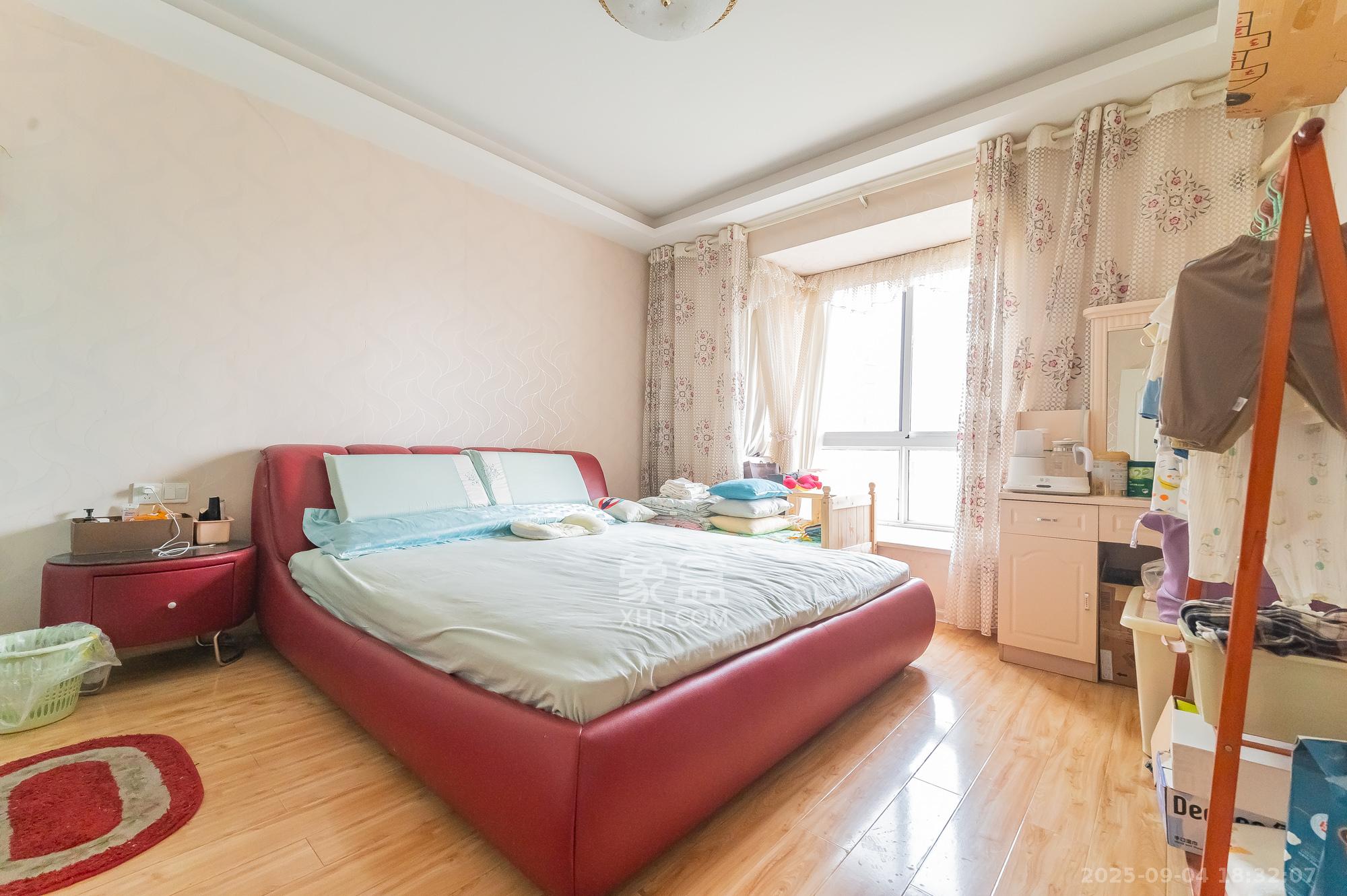 筑梦佳园 4室2厅2卫 99.8万 筑梦佳园 4室2厅2卫 99.8万卧室