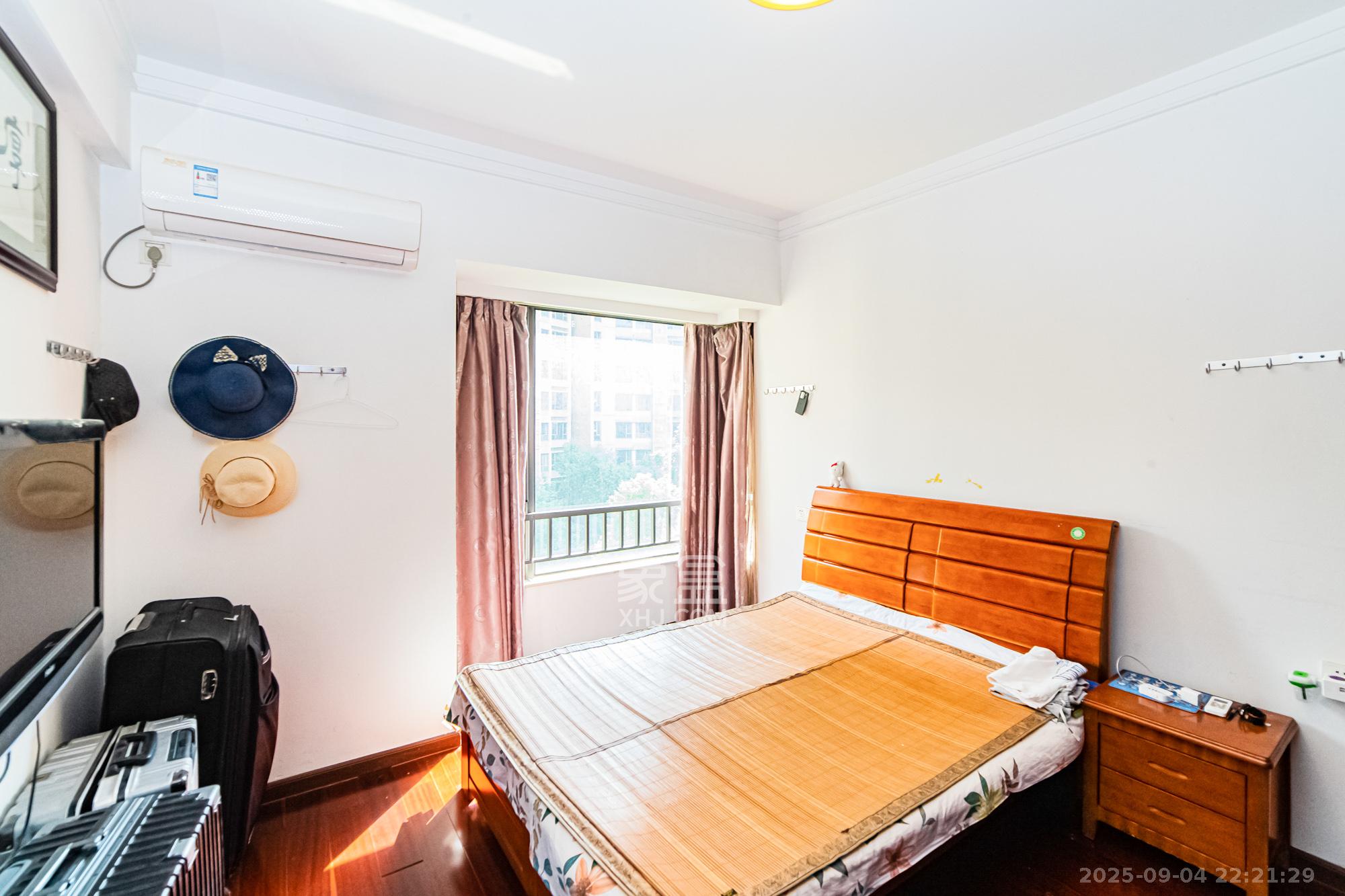 珠江花城四期花盛 3室2厅2卫 116.0万 珠江花城四期花盛 3室2厅2卫 116.0万卧室