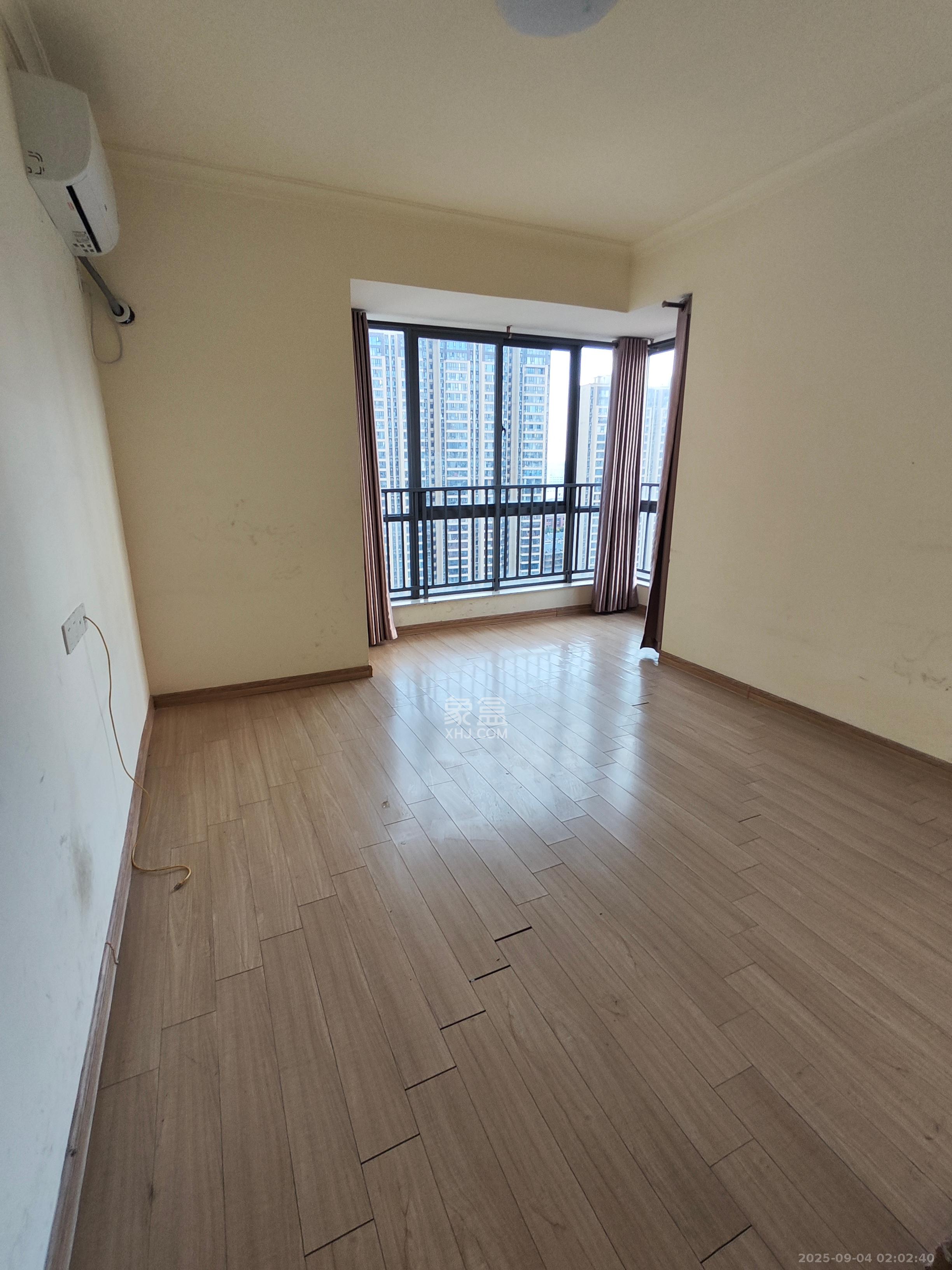 碧桂园南城首府（东宸林海）  4室2厅2卫    2500.0元/月室内图