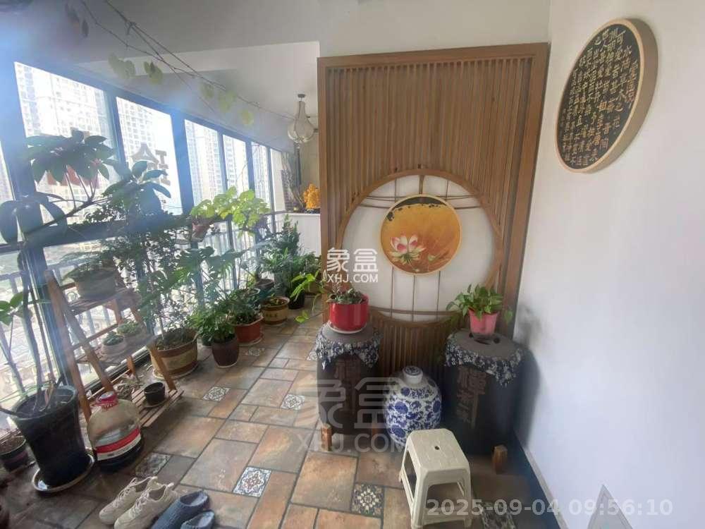 华晨御园  3室2厅2卫    2000.0元/月室内图