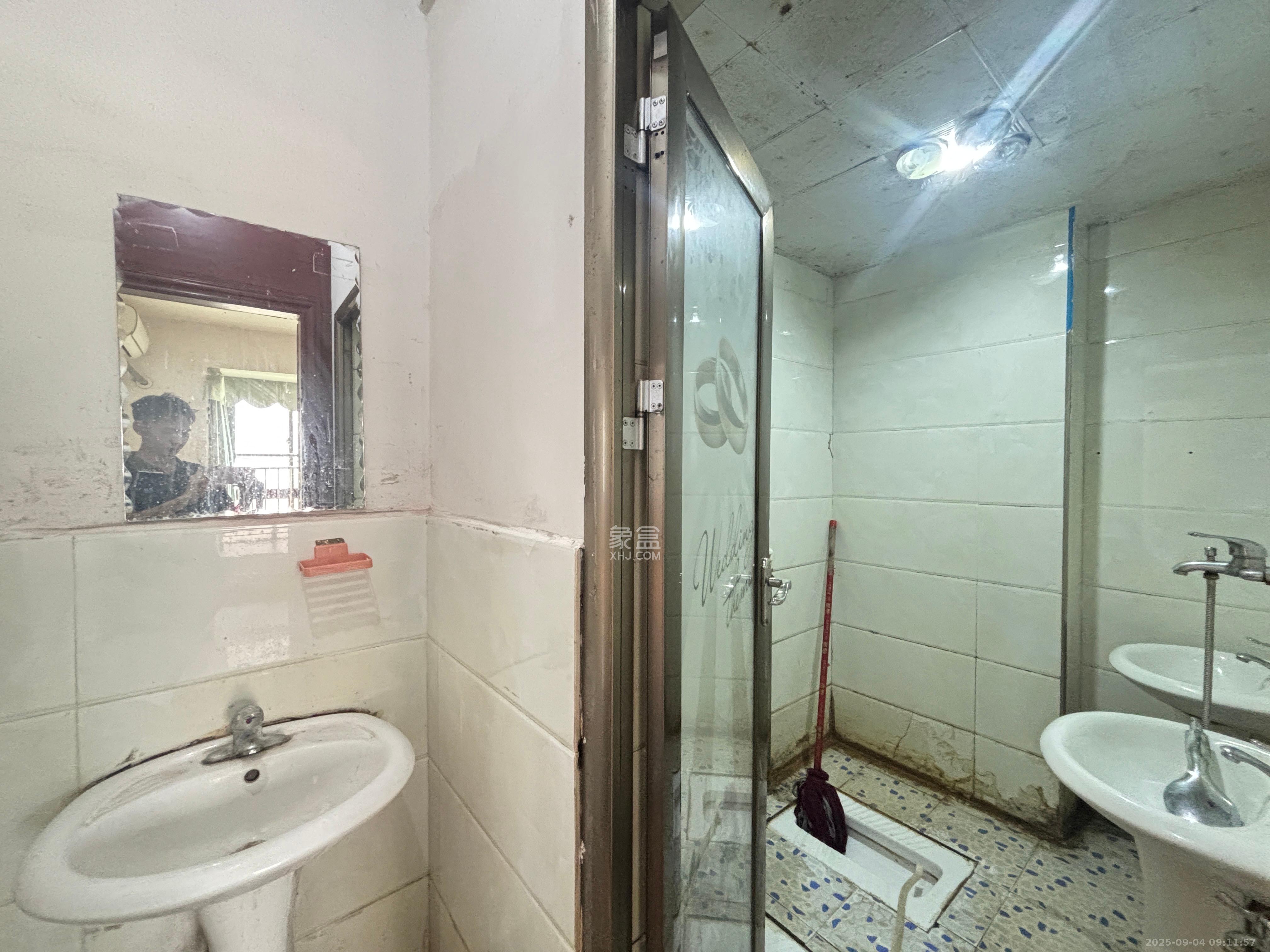 圆梦康乐城 1室2厅2卫 1800.0元/月 圆梦康乐城 1室2厅2卫 1800.0元/月室内图