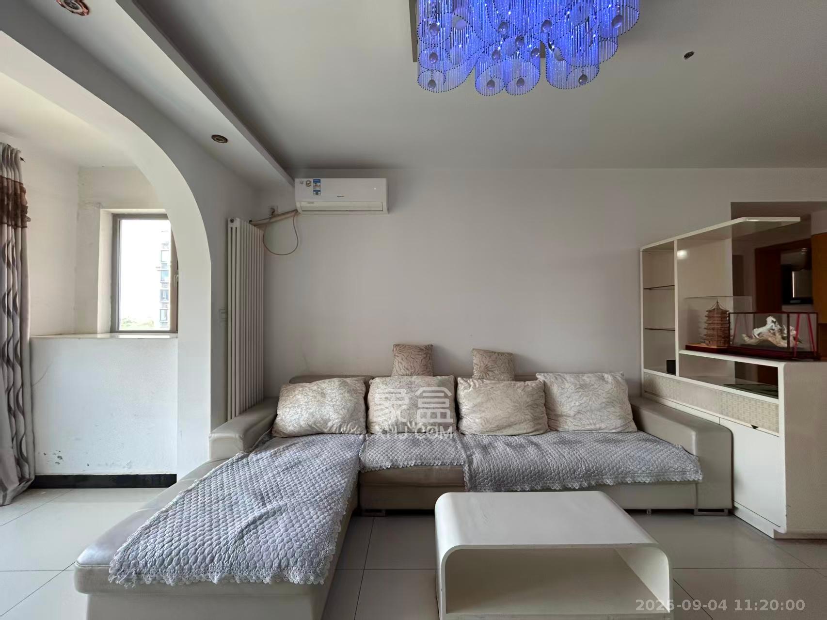 怡海星城  3室2厅2卫    1800.0元/月室内图