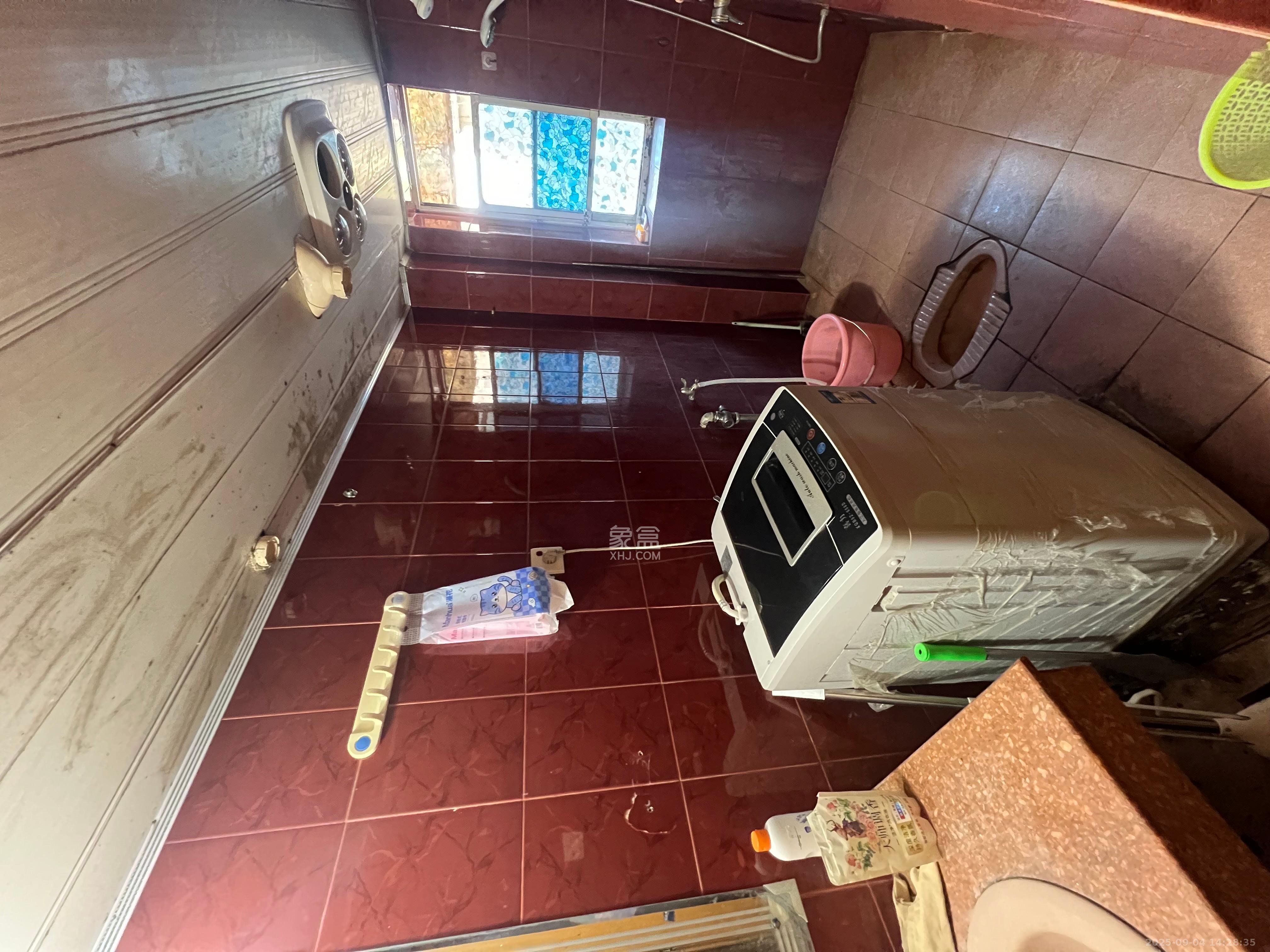 中国铝业单位宿舍  2室1厅1卫    1800.0元/月 中国铝业单位宿舍  2室1厅1卫    1800.0元/月室内图