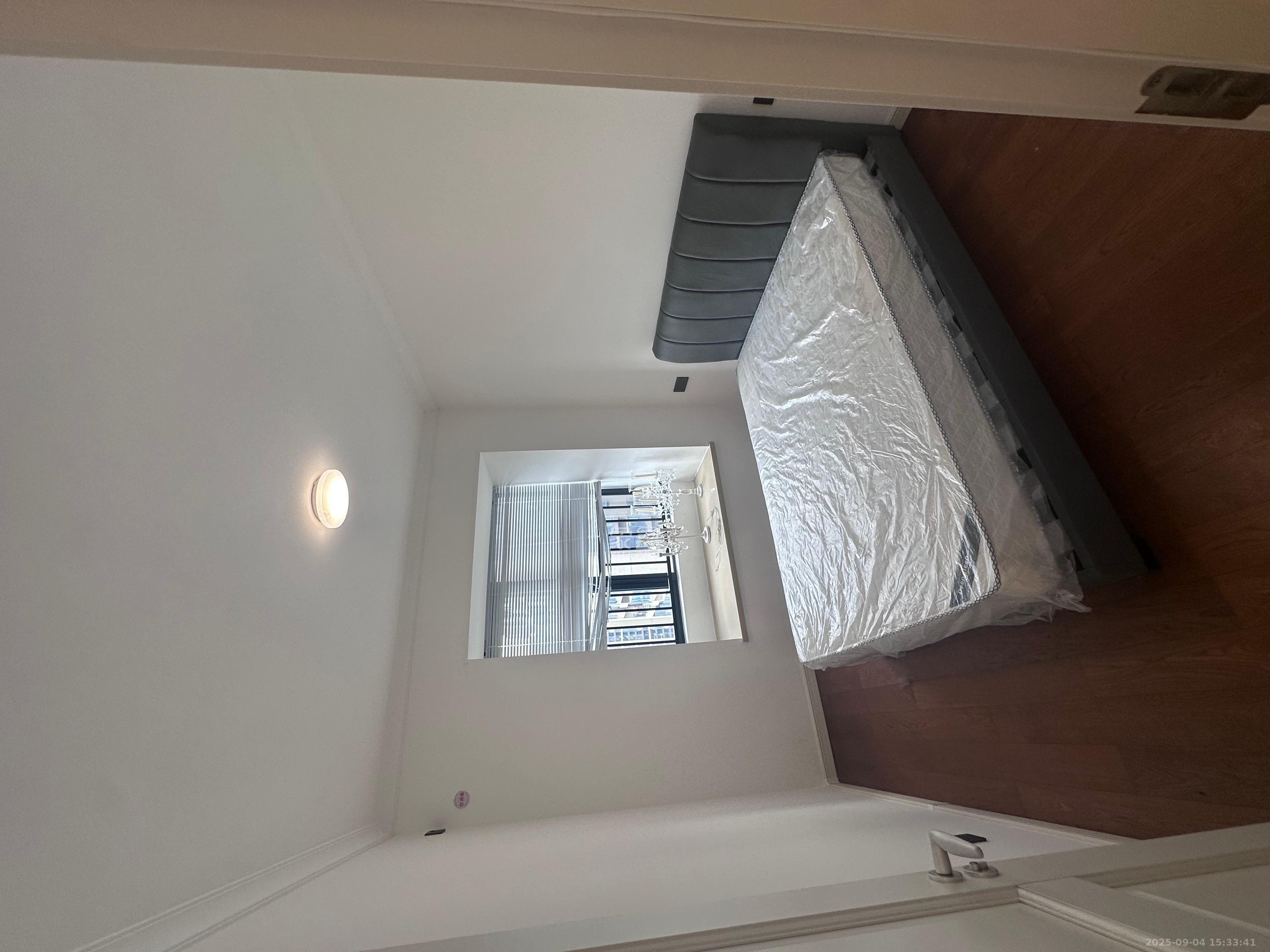 万科魅力之城锋镜里  4室2厅2卫    3300.0元/月室内图