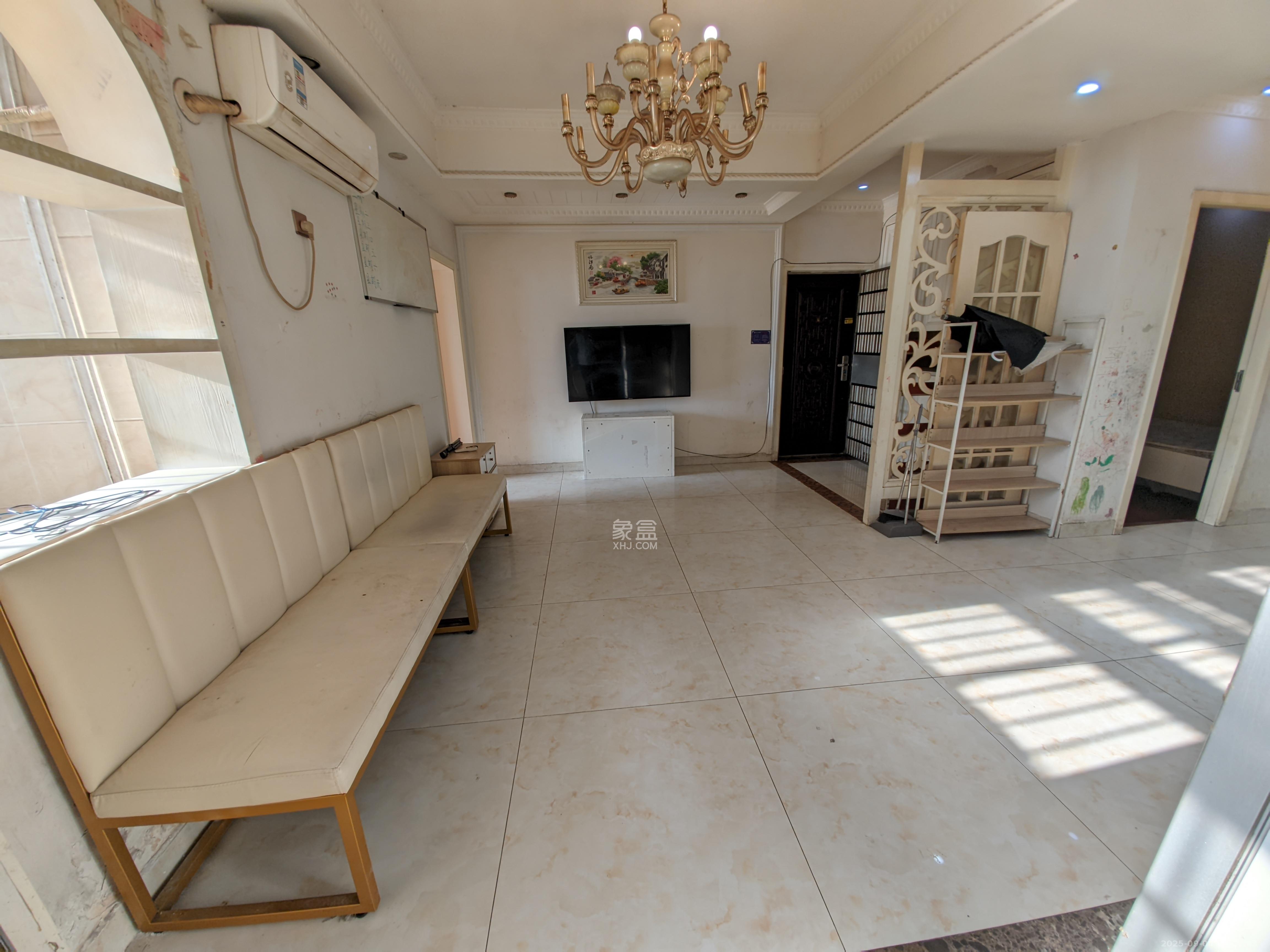 上河国际F座 1室2厅1卫 2200.0元/月 上河国际F座 1室2厅1卫 2200.0元/月室内图