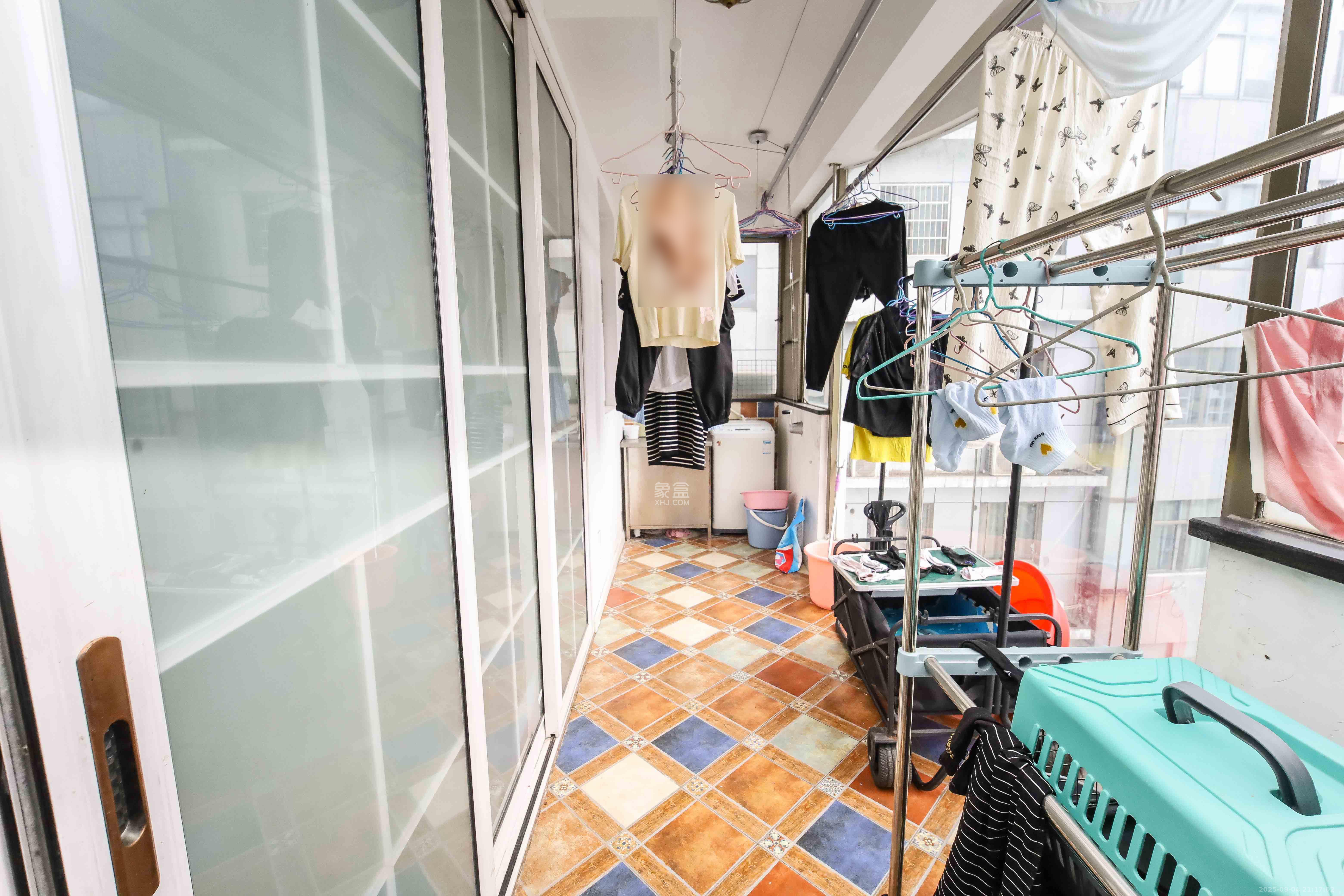 蔚蓝天空  4室2厅2卫    132.0万 蔚蓝天空  4室2厅2卫    132.0万阳台