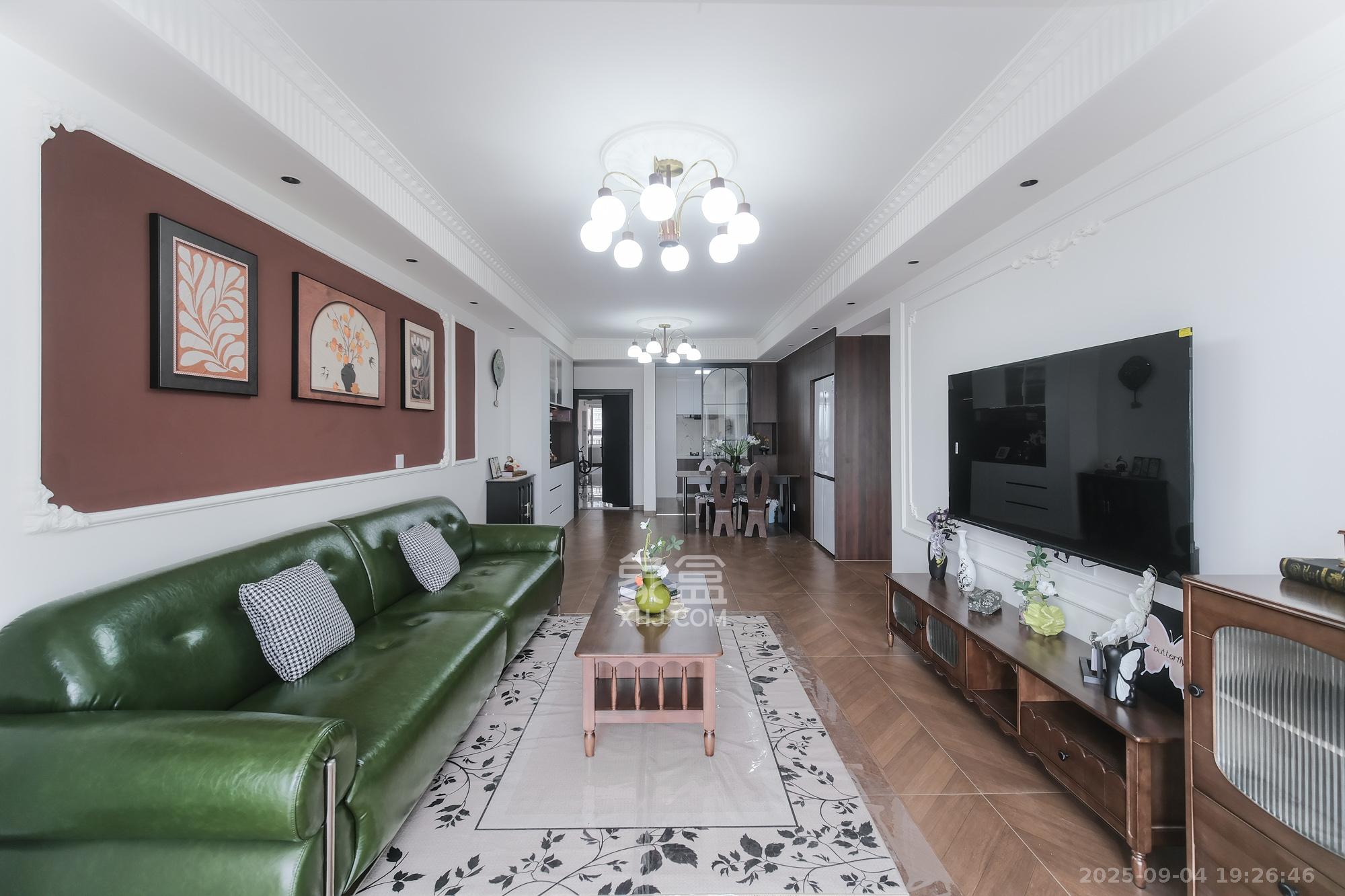 荣盛花语城 3室2厅1卫 73.8万 荣盛花语城 3室2厅1卫 73.8万客厅