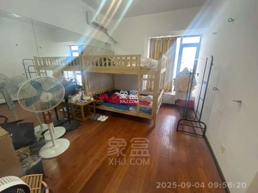 华晨御园  3室2厅2卫    2000.0元/月室内图