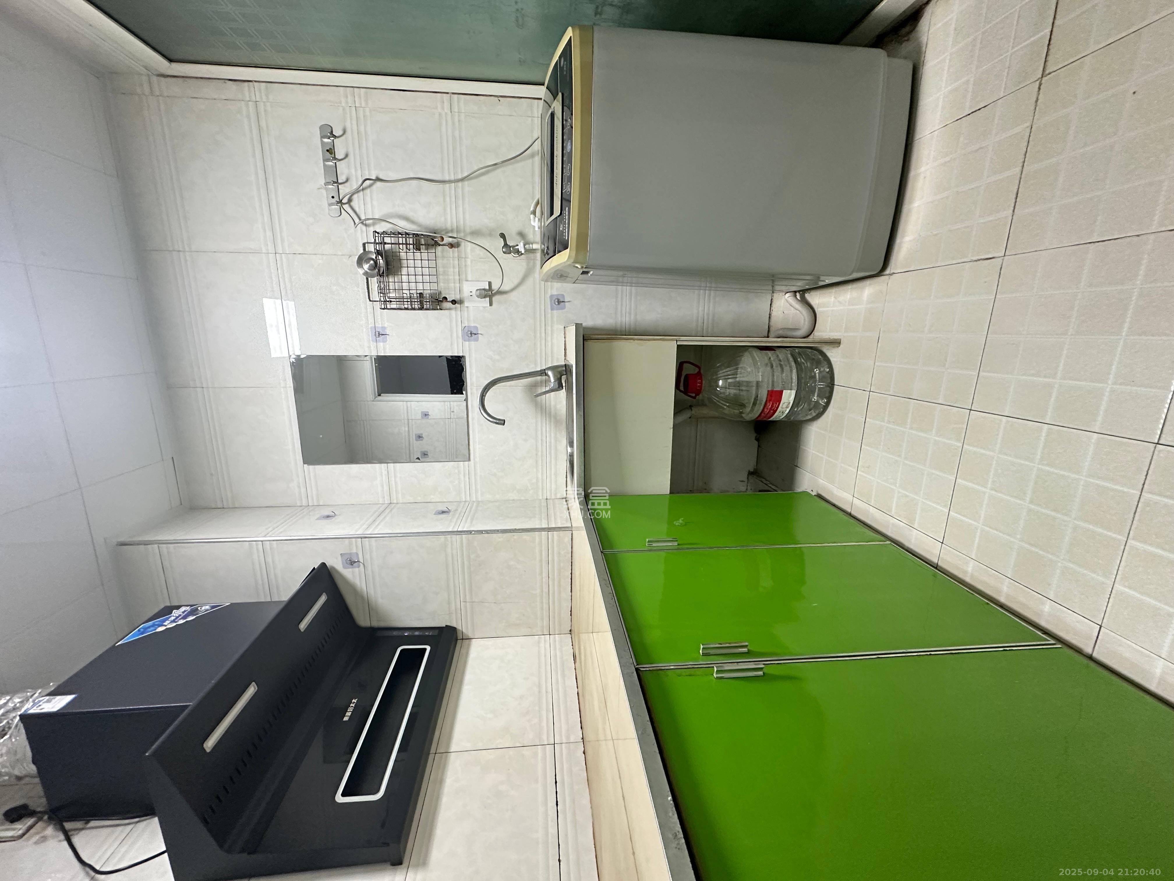 四方小区综合楼(四方嘉丽) 1室1厅1卫 1000.0元/月 四方小区综合楼(四方嘉丽) 1室1厅1卫 1000.0元/月室内图