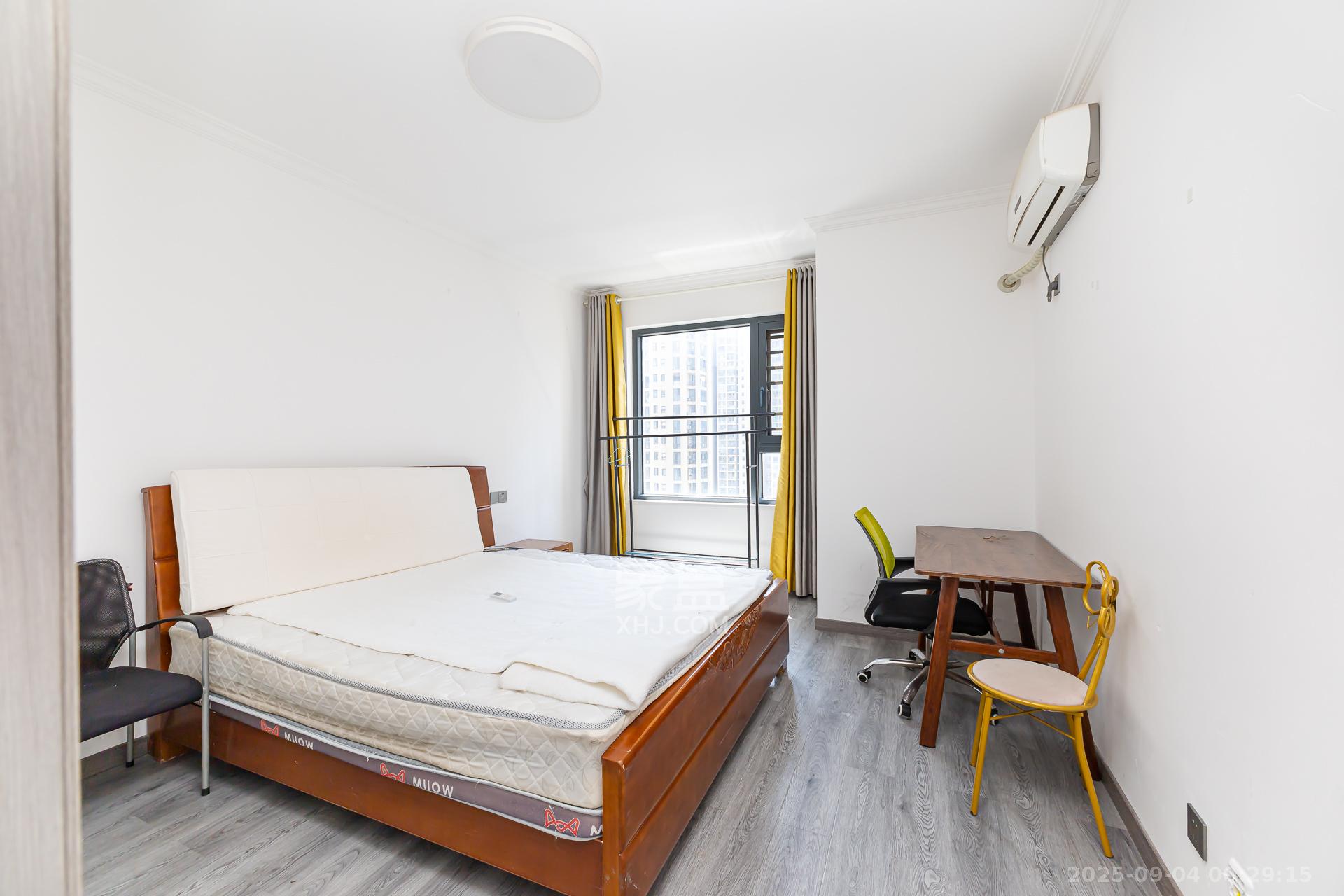 明发阅江悦府  4室2厅2卫    115.0万卧室