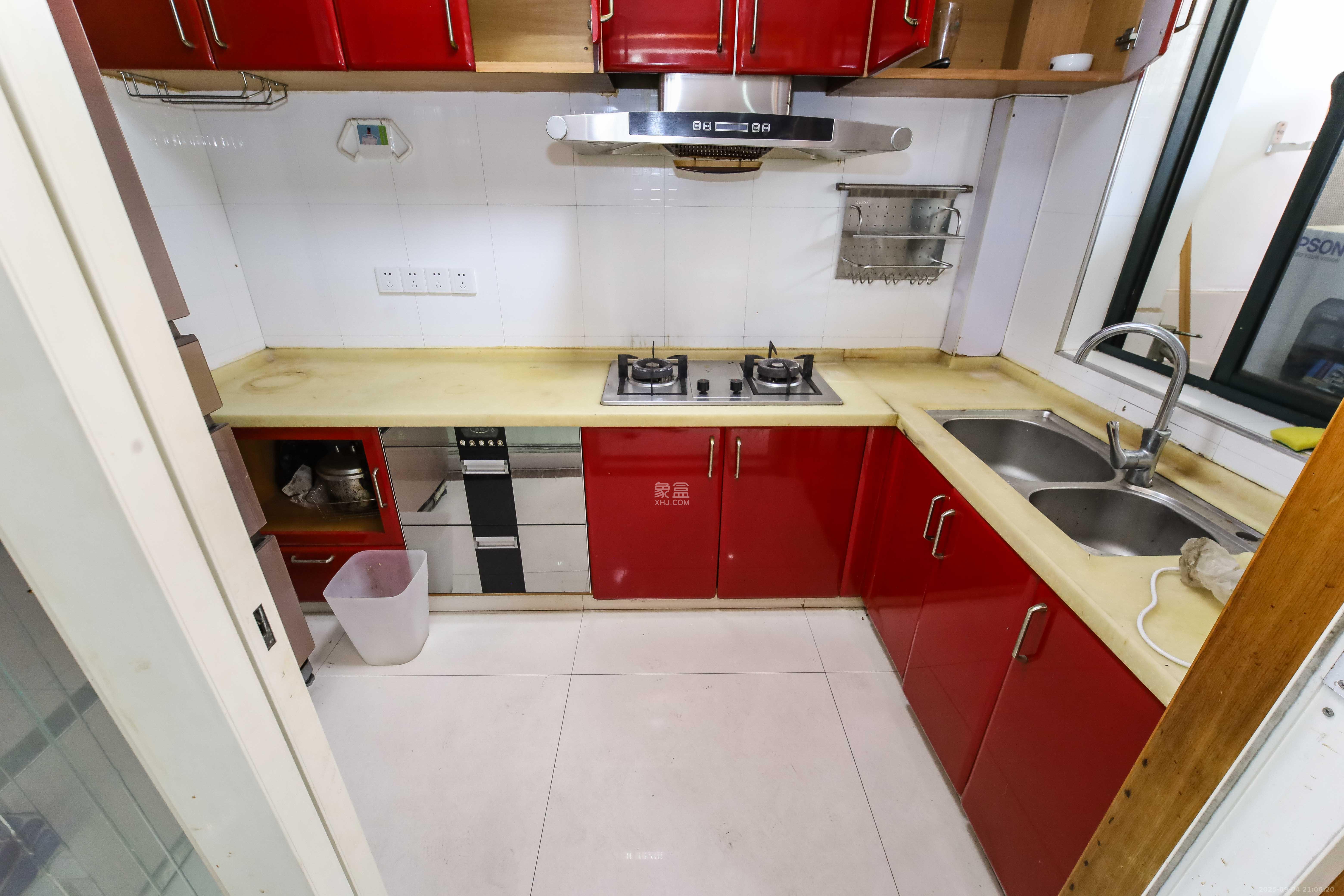 世嘉国际华城  3室2厅2卫    135.0万 世嘉国际华城  3室2厅2卫    135.0万厨房