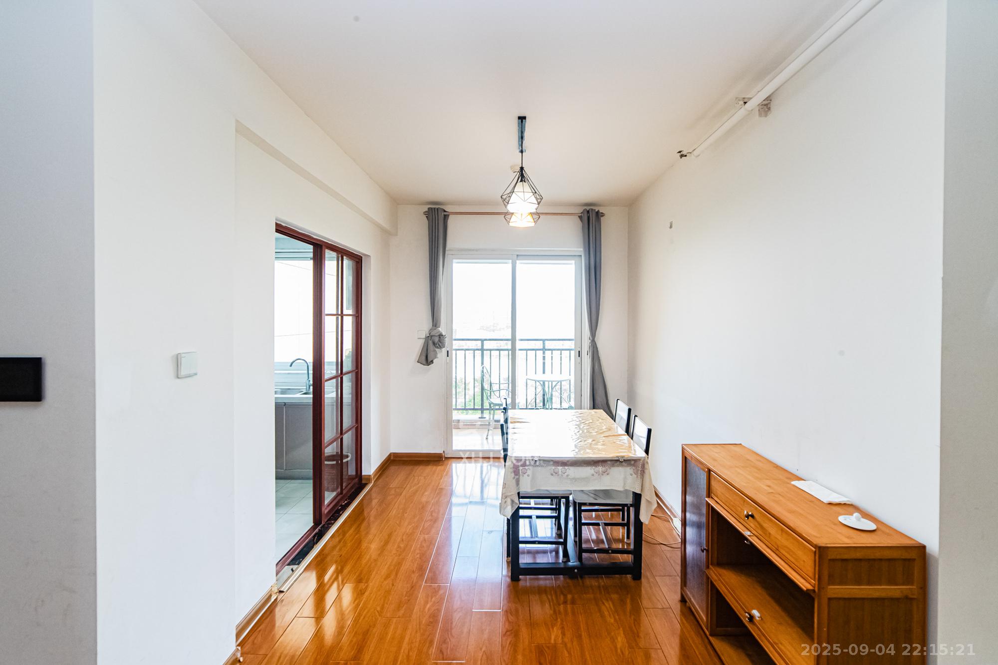 北辰三角洲C3区 3室2厅2卫 193.0万 北辰三角洲C3区 3室2厅2卫 193.0万客厅