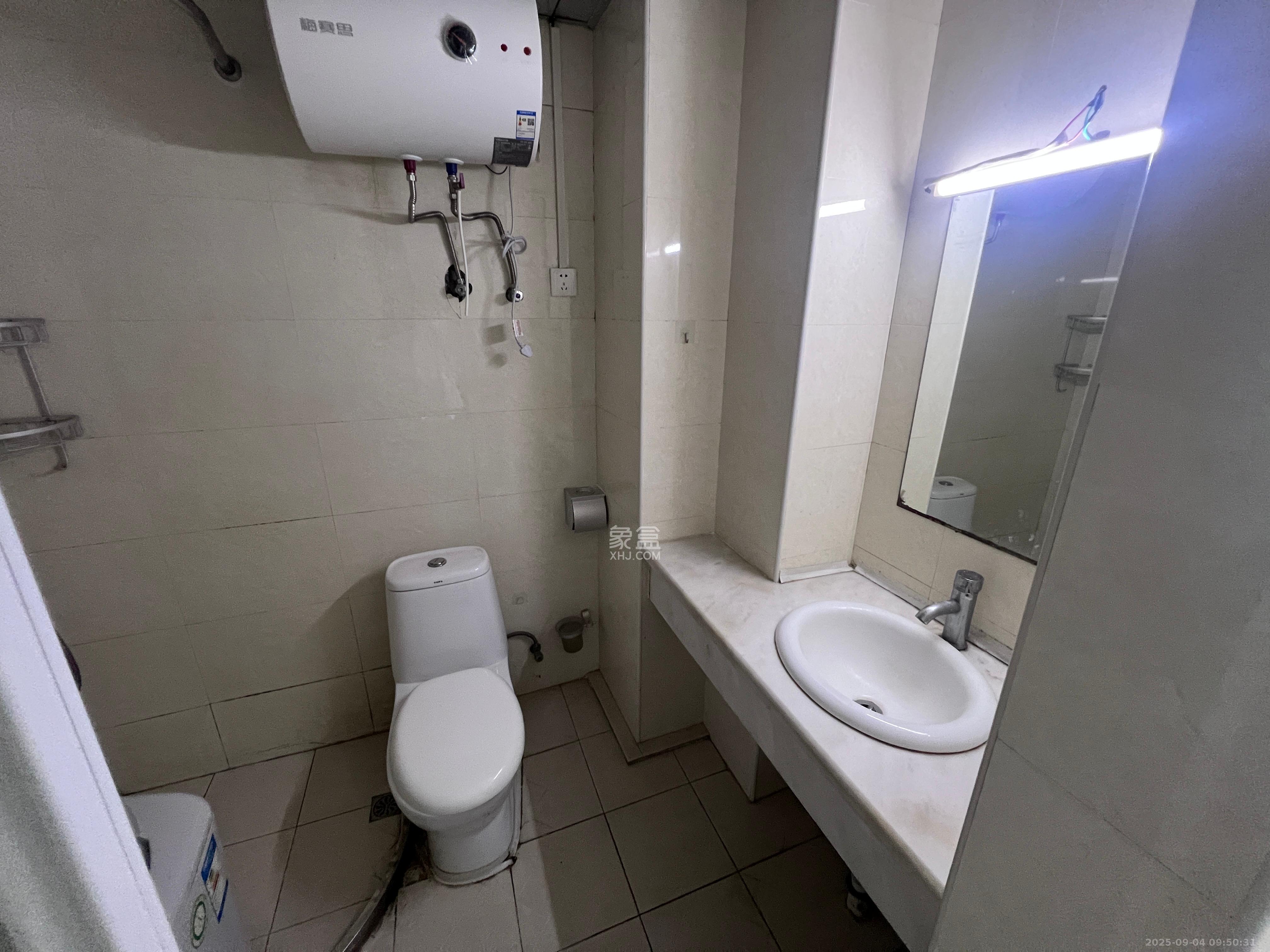 名富公寓 1室1厅1卫 1500.0元/月 名富公寓 1室1厅1卫 1500.0元/月室内图