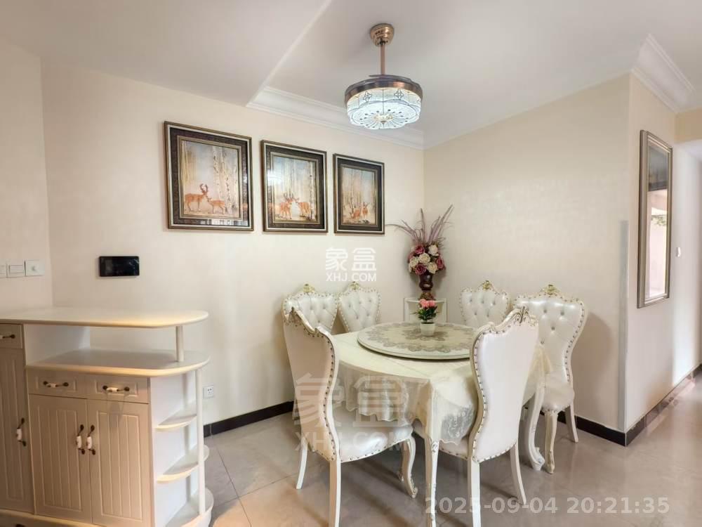 恒大华府 2室2厅1卫 2400.0元/月 恒大华府 2室2厅1卫 2400.0元/月室内图