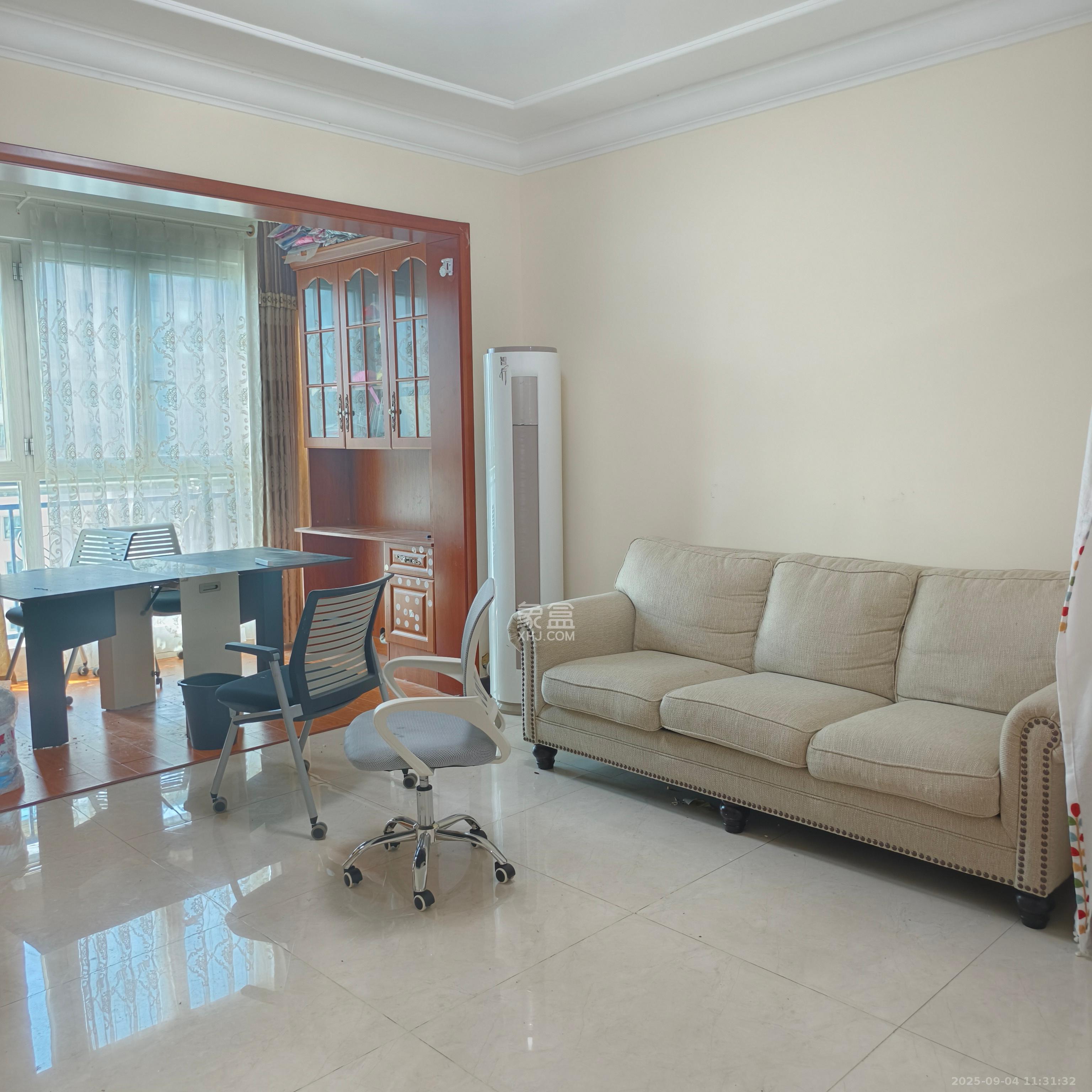 恒大雅苑 3室2厅2卫 2700.0元/月 恒大雅苑 3室2厅2卫 2700.0元/月室内图