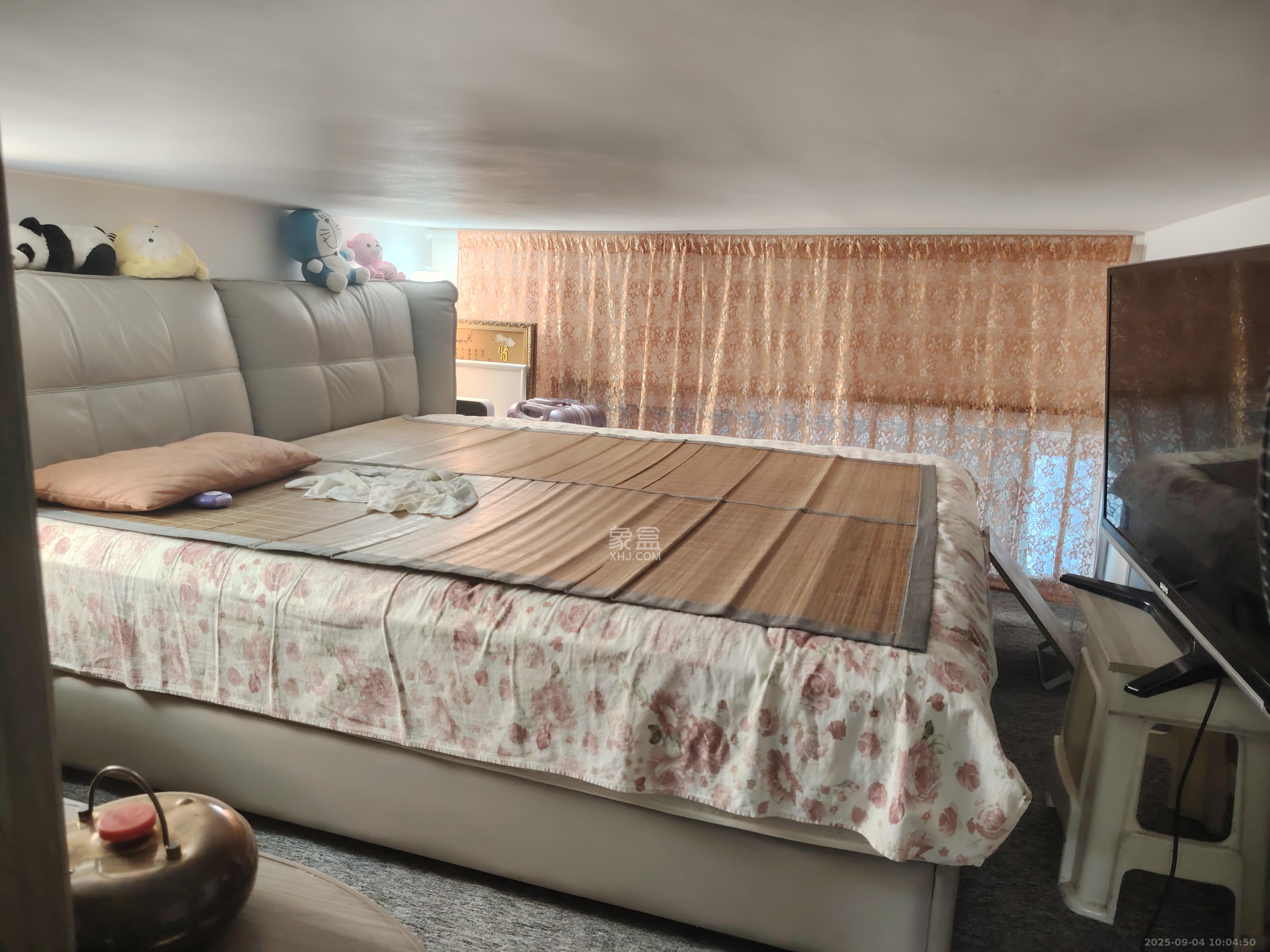 奥克斯滨仕花园(奥克斯洋湖广场/奥克斯中心) 1室1厅1卫 1800.0元/月 奥克斯滨仕花园(奥克斯洋湖广场/奥克斯中心) 1室1厅1卫 1800.0元/月室内图