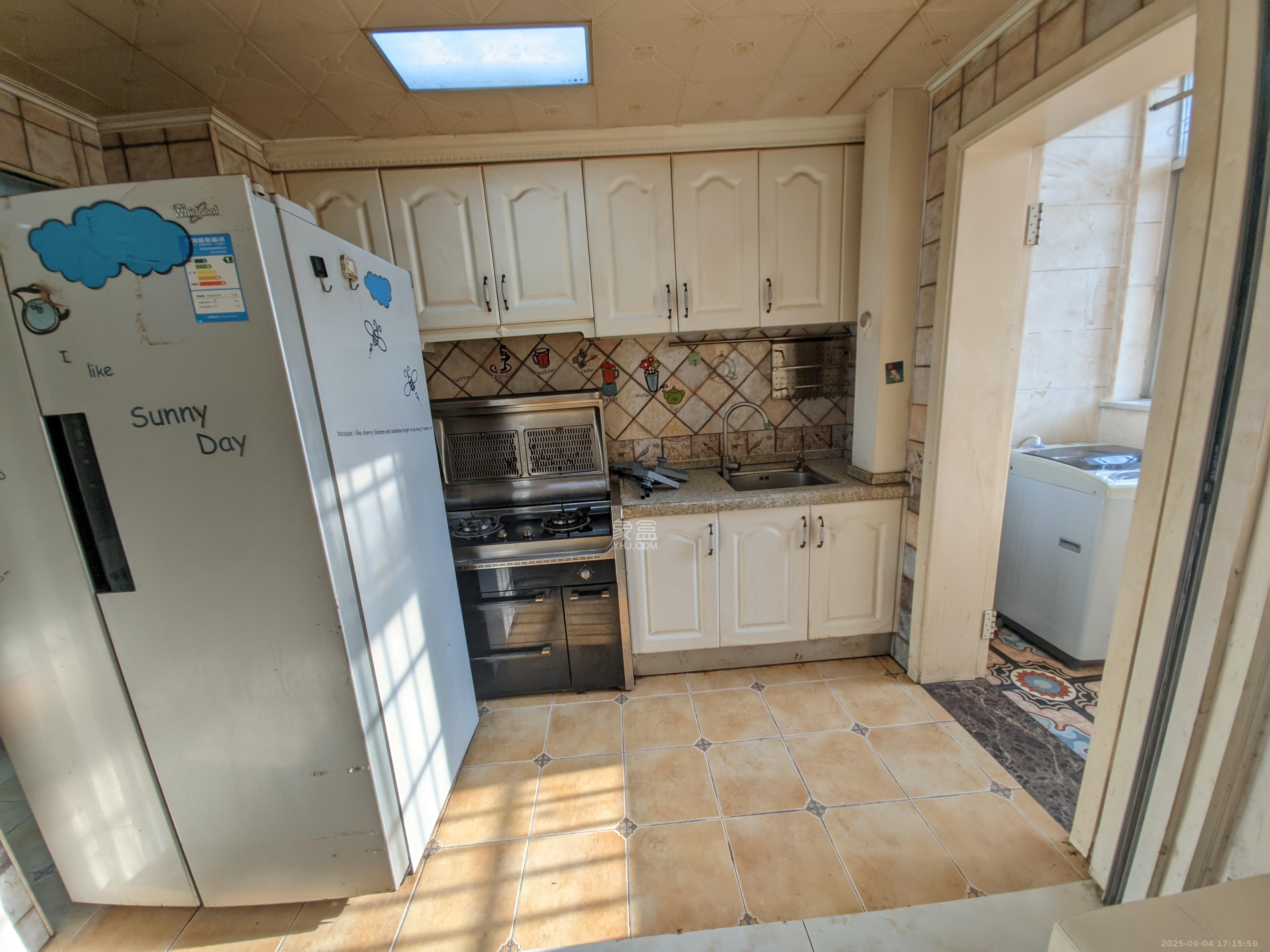 上河国际F座  1室2厅1卫    2200.0元/月室内图