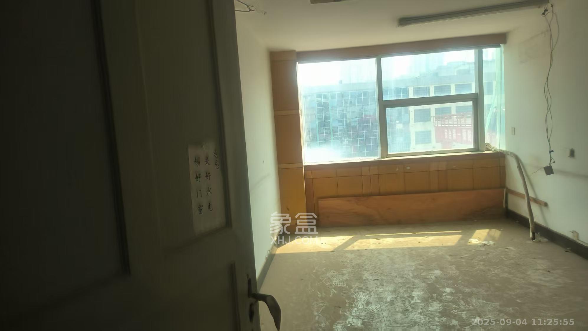 华盛花园   946.37㎡      27000.0元/月室内图