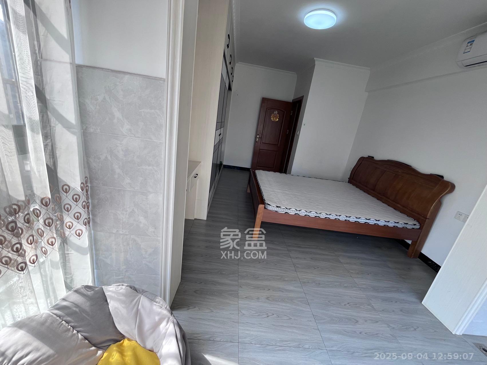 星城新宇桃花苑  3室2厅1卫    2000.0元/月室内图