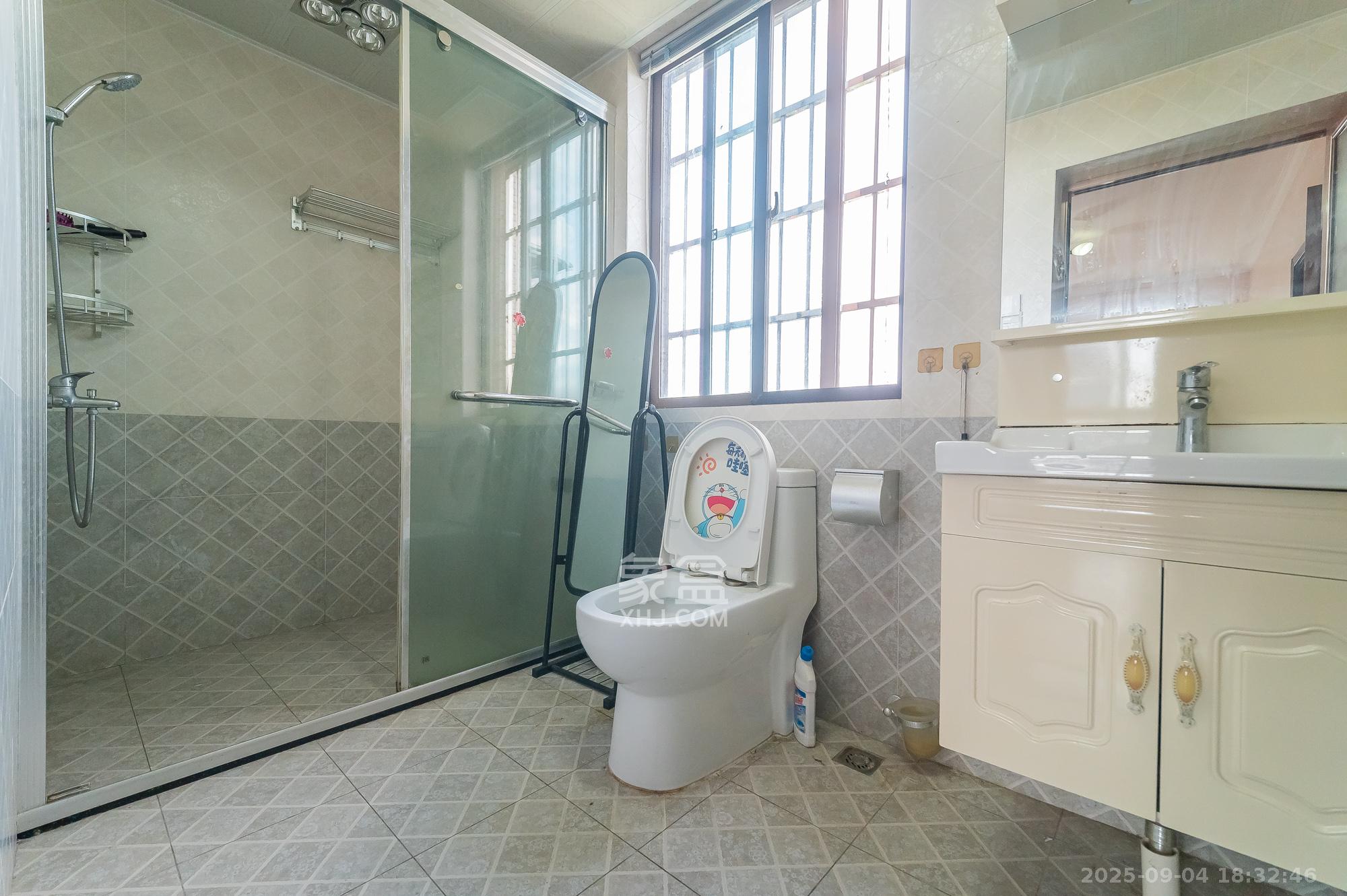 湖湾世景  3室2厅2卫    65.0万 湖湾世景  3室2厅2卫    65.0万卫生间