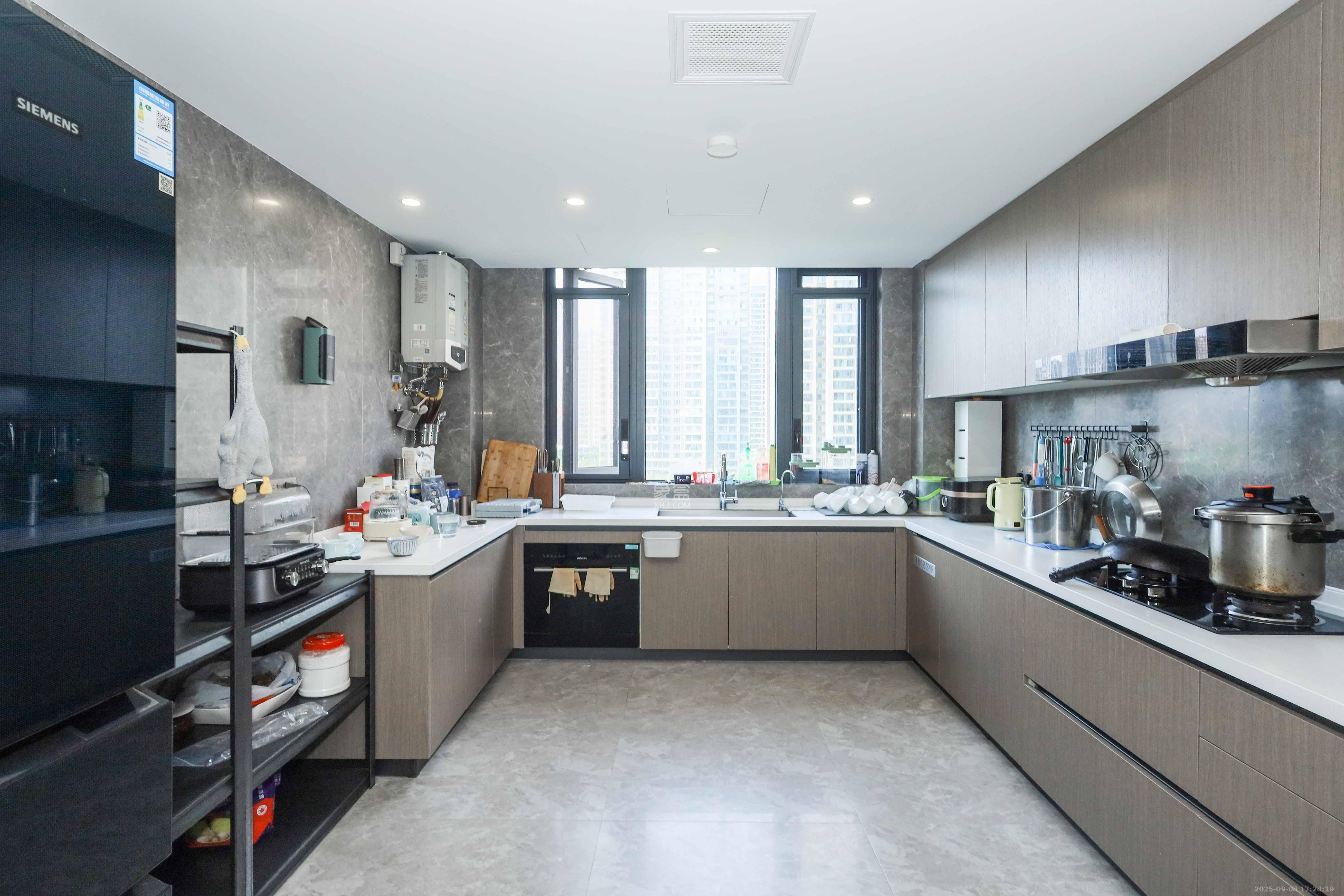 绿城招商桂语雲峯 5室2厅3卫 458.0万 绿城招商桂语雲峯 5室2厅3卫 458.0万厨房