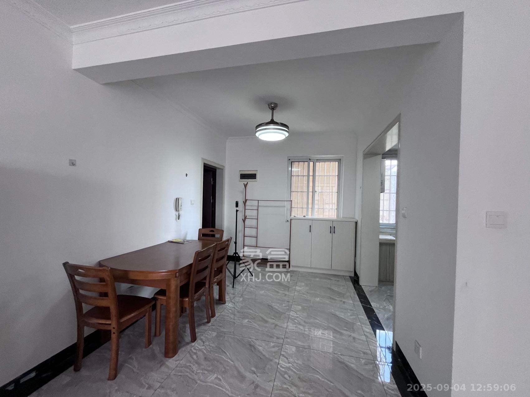 星城新宇桃花苑  3室2厅1卫    2000.0元/月室内图