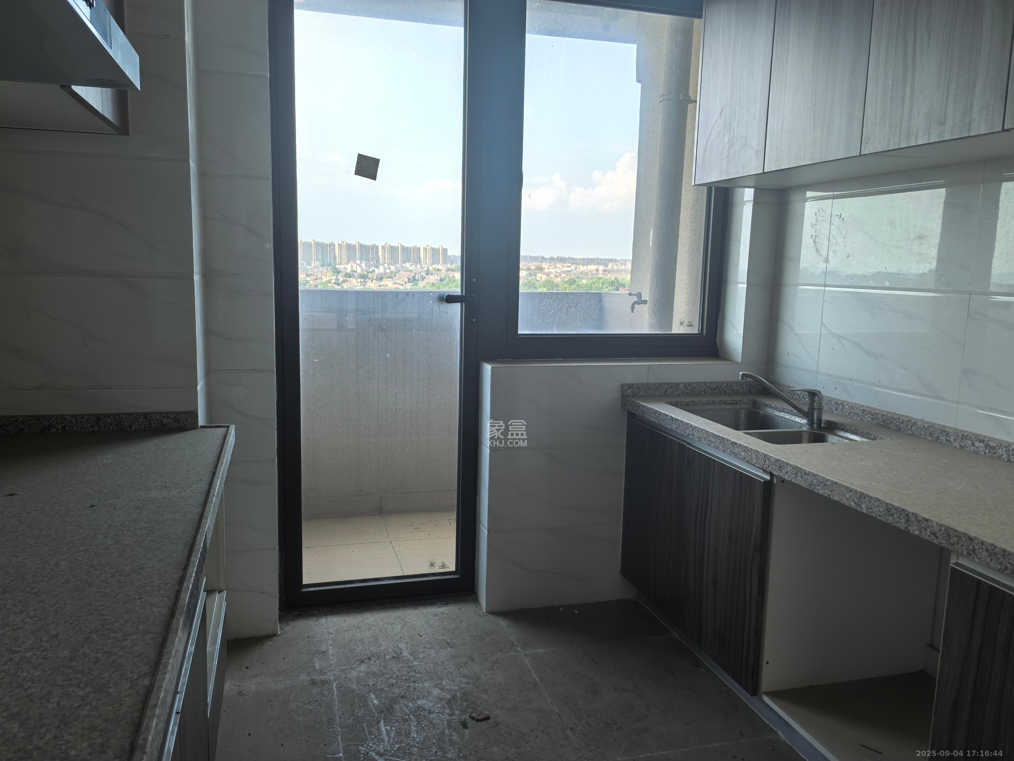 碧桂园公园壹号(凯怡茗苑) 3室2厅2卫 1500.0元/月 碧桂园公园壹号(凯怡茗苑) 3室2厅2卫 1500.0元/月室内图