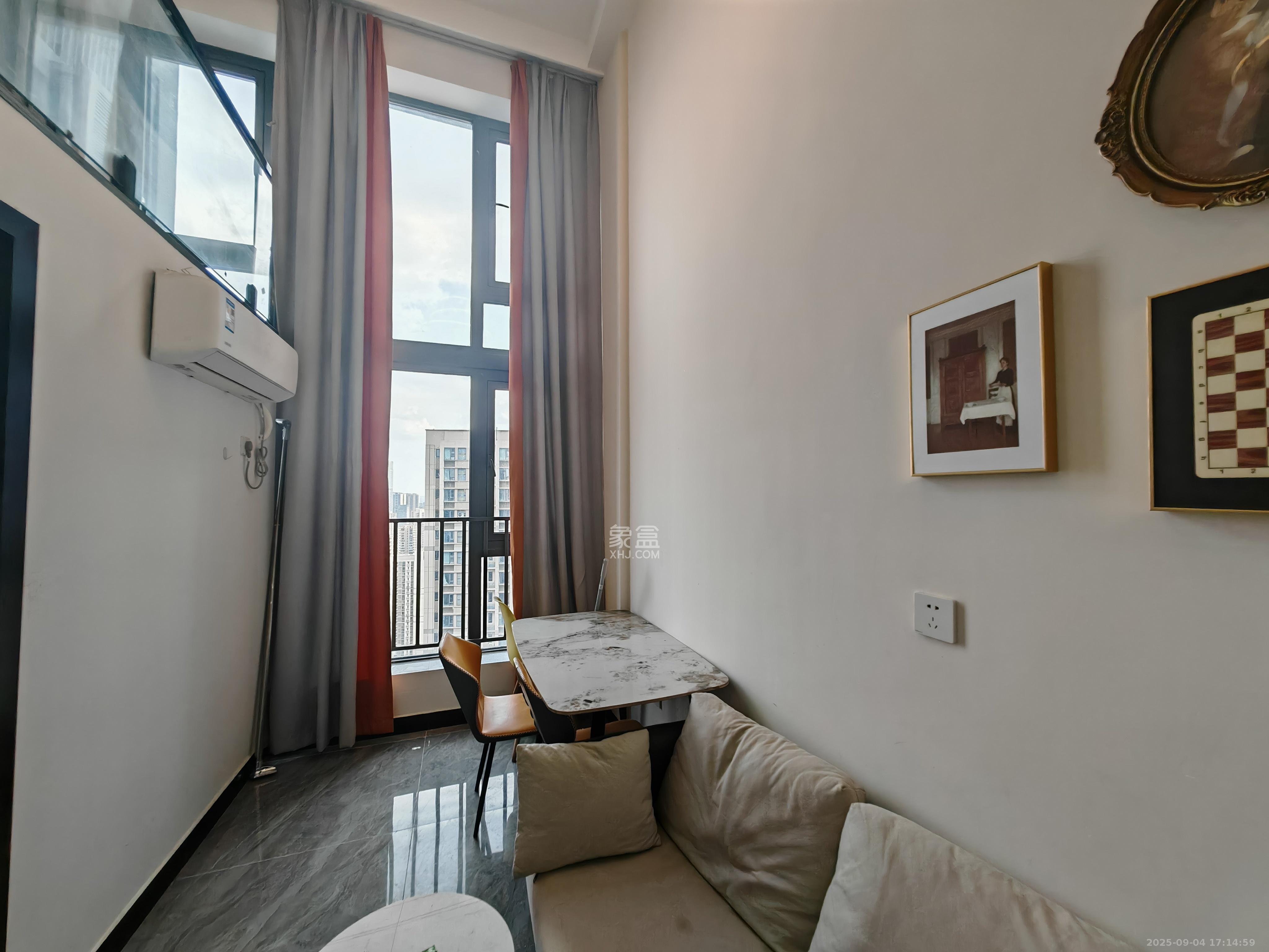 卓越中寰  1室1厅1卫    2200.0元/月室内图