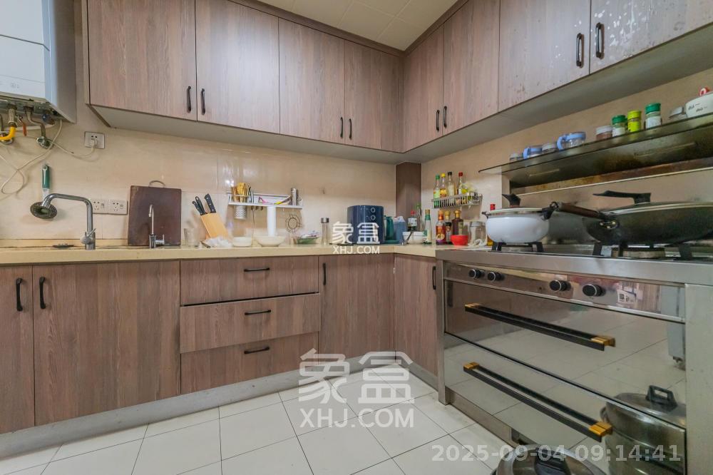 华润凤凰城三期 4室2厅2卫 3300.0元/月 华润凤凰城三期 4室2厅2卫 3300.0元/月室内图