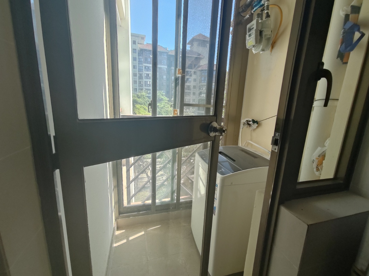 紫园A区  2室2厅1卫    3000.0元/月 紫园A区  2室2厅1卫    3000.0元/月室内图