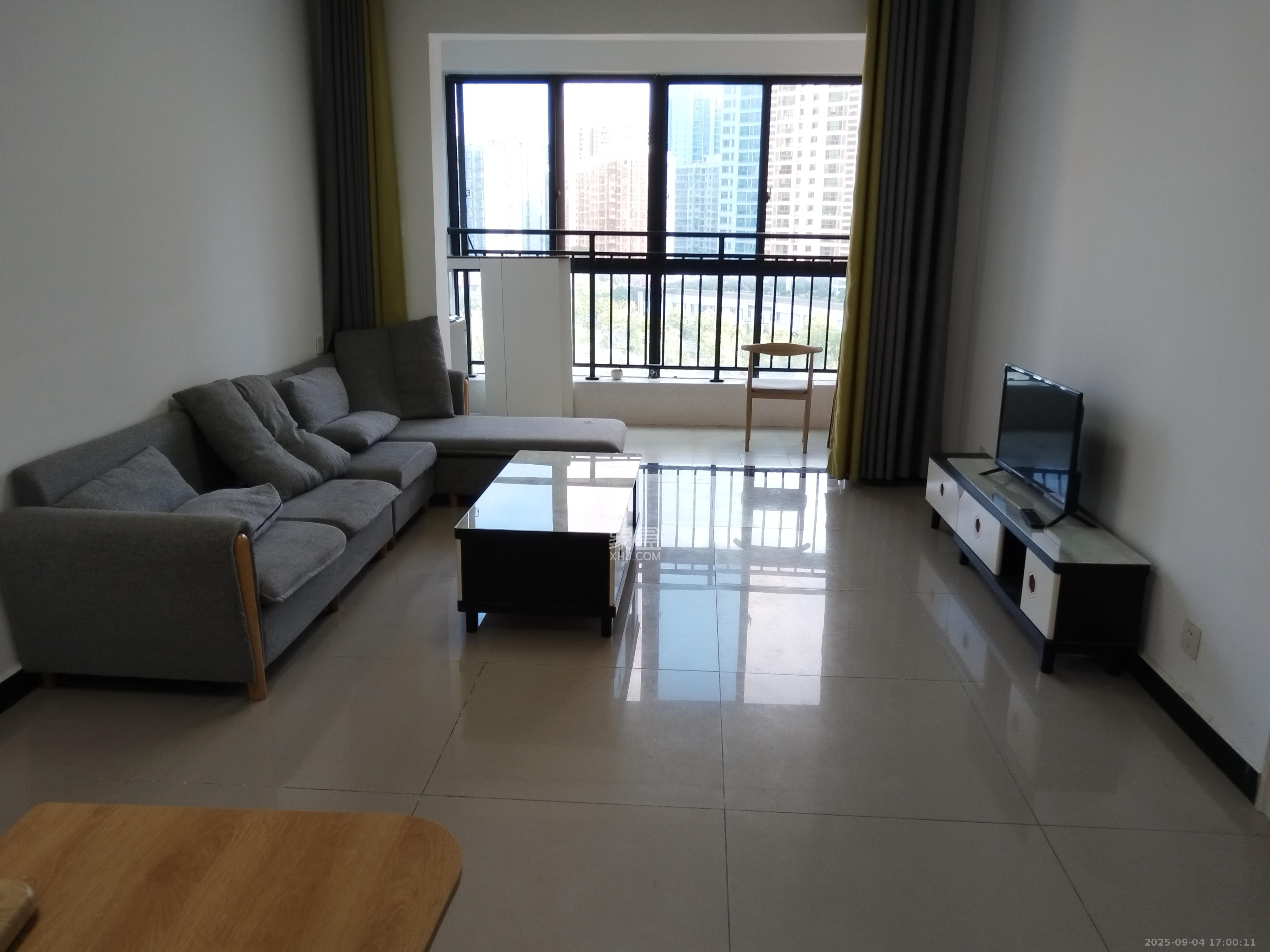 滨江海棠湾 3室2厅1卫 2400.0元/月 滨江海棠湾 3室2厅1卫 2400.0元/月室内图