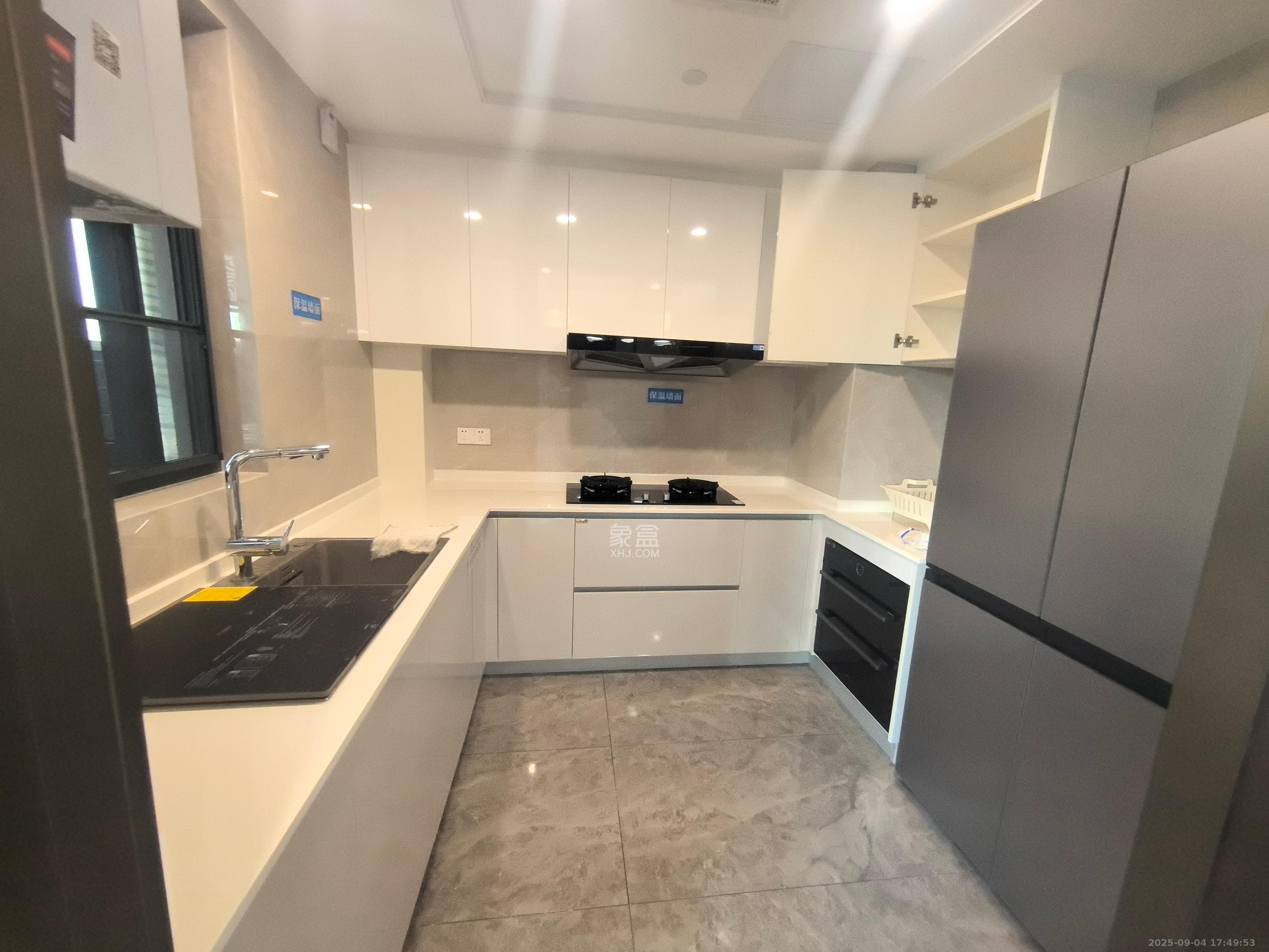 滨江府1913 4室2厅2卫 13000.0元/月 滨江府1913 4室2厅2卫 13000.0元/月室内图